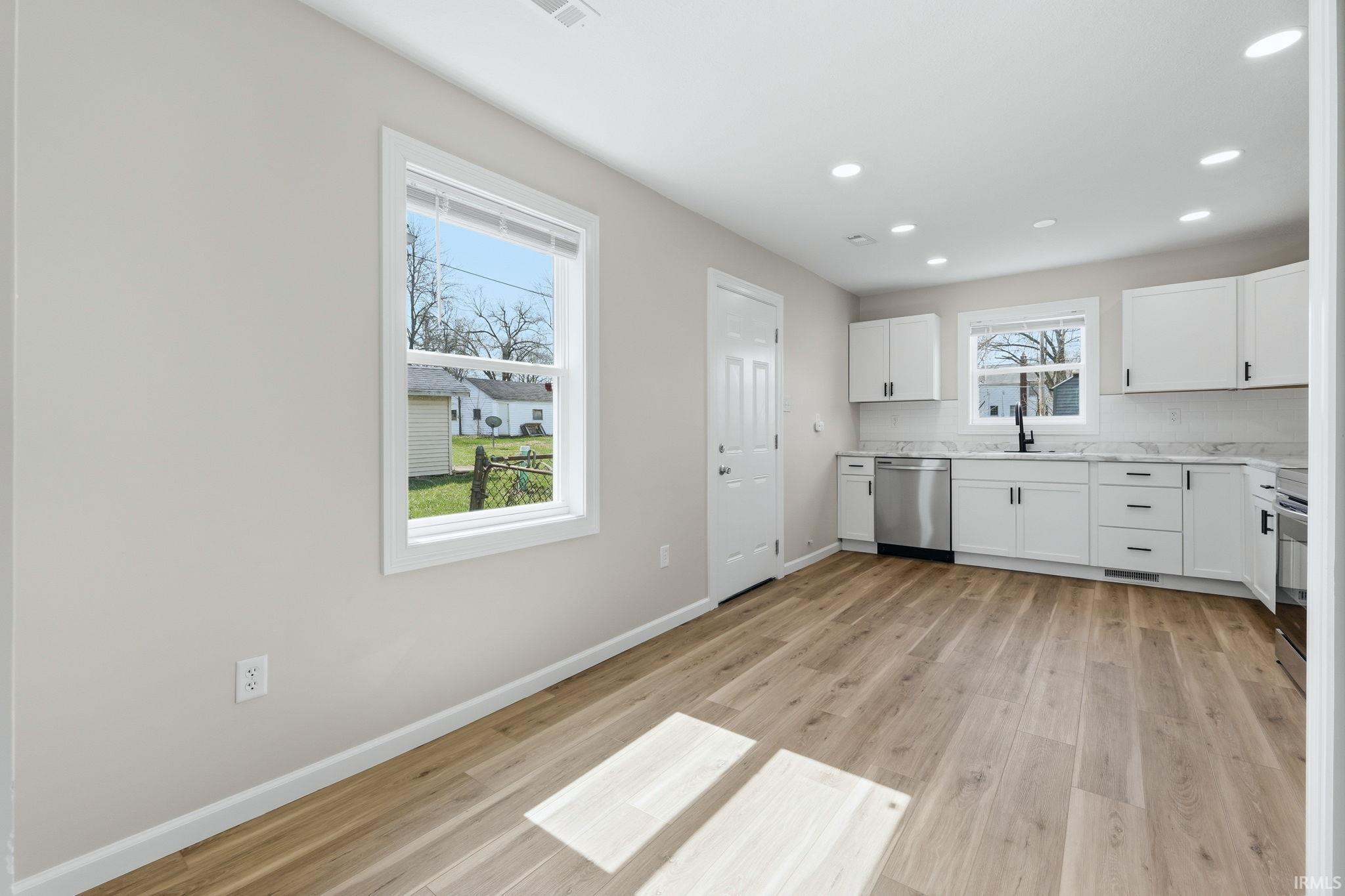 Photo 9 of 4018 S Park Drive