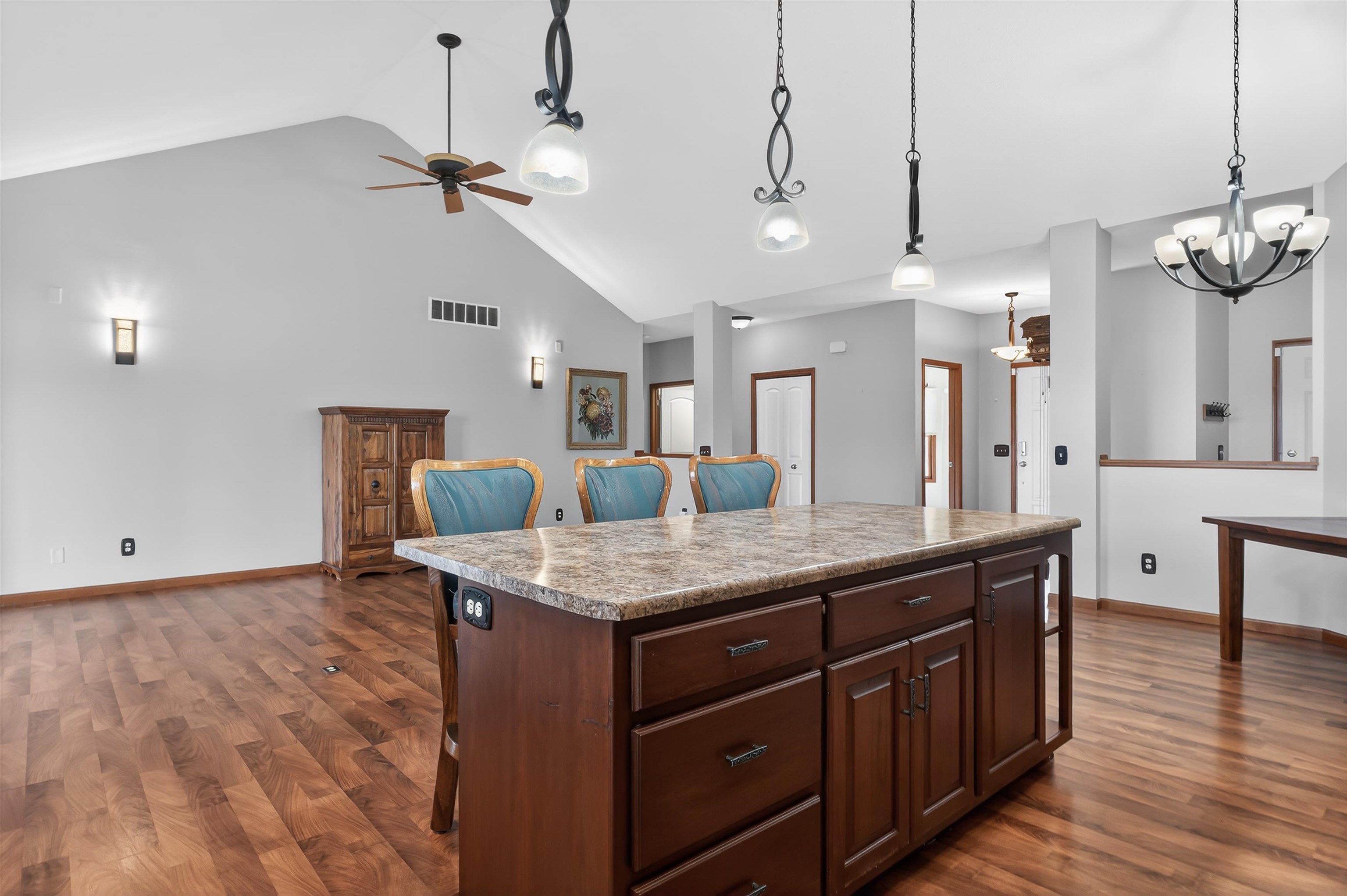 Photo 4 of 1880 E Ridge Valley Drive