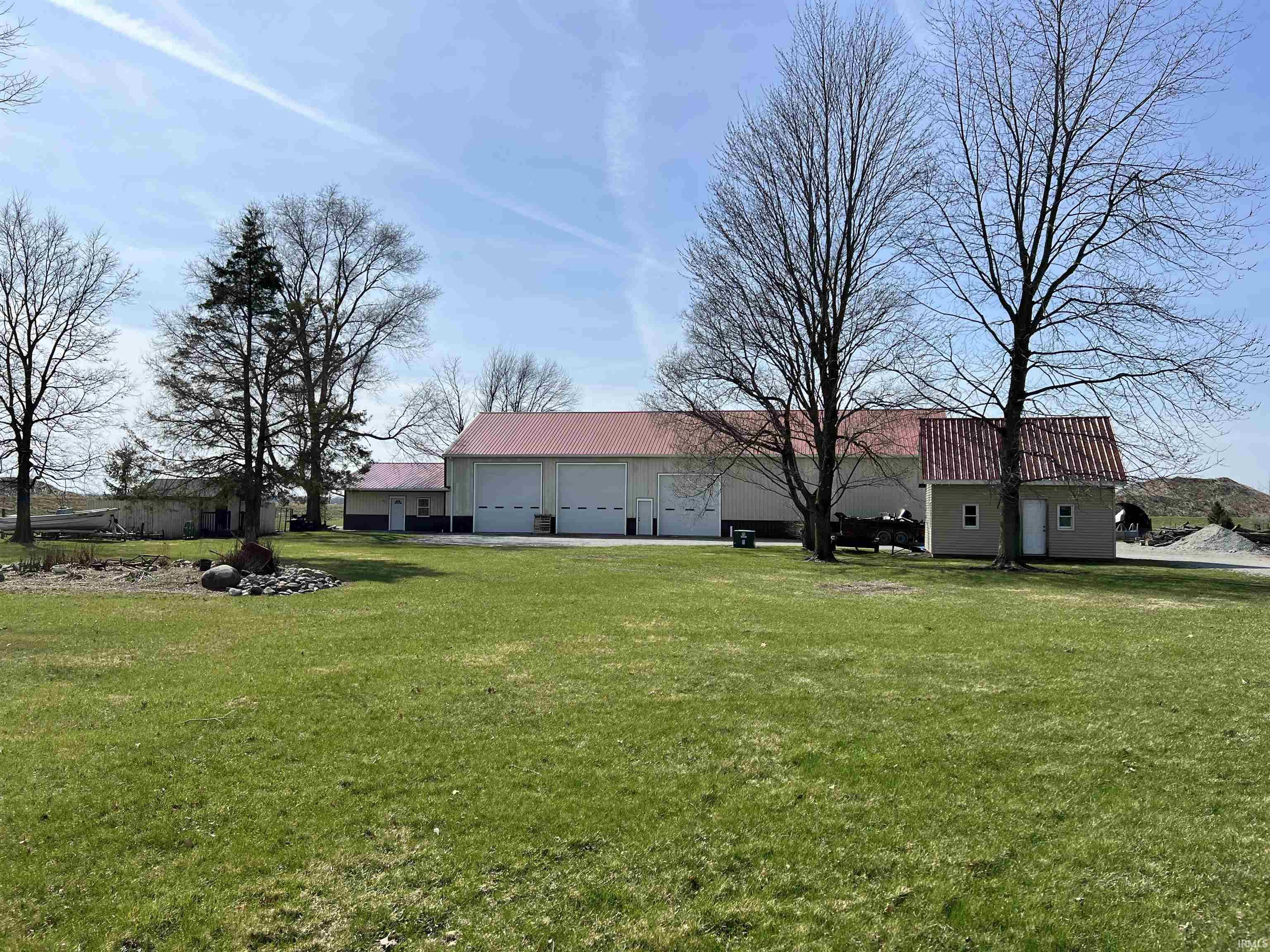 View of grassy yard
