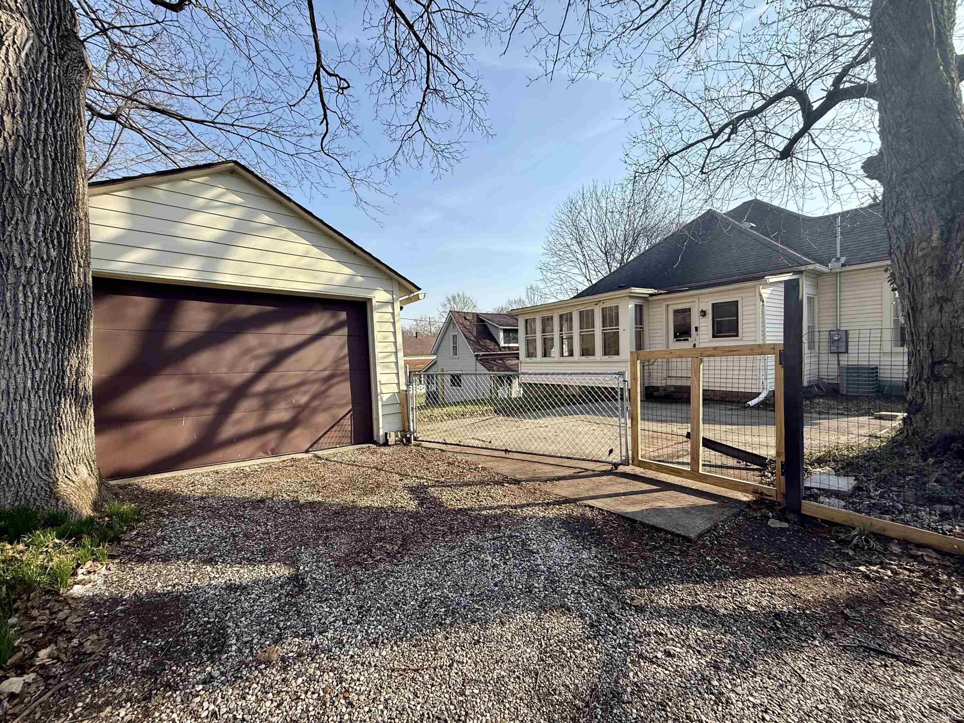 Photo 4 of 102 Stitt Street