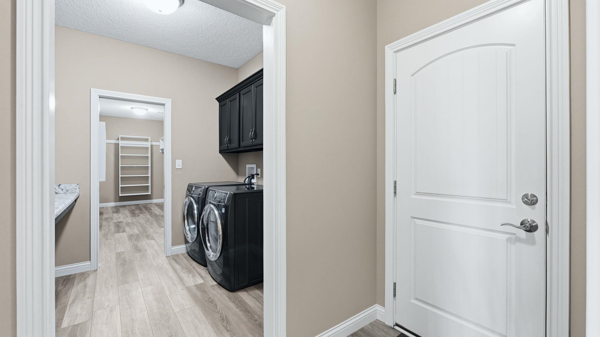 Laundry area - washer and dryer stay!