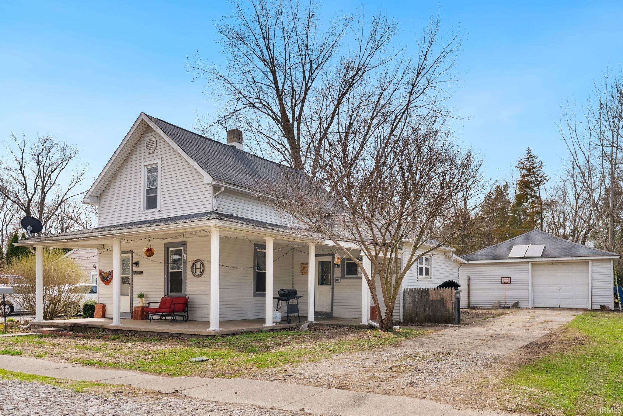 Photo 3 of 207 N Line Street