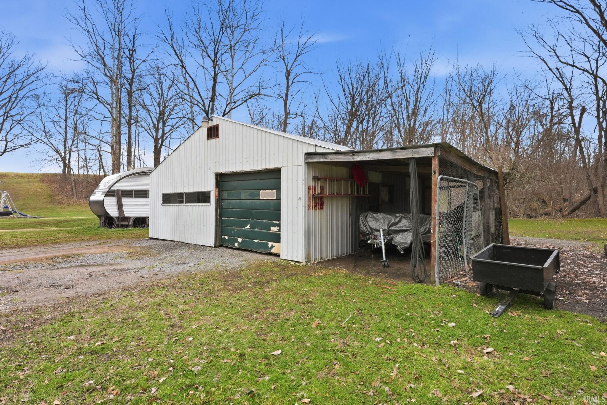 Detached garage with driveway