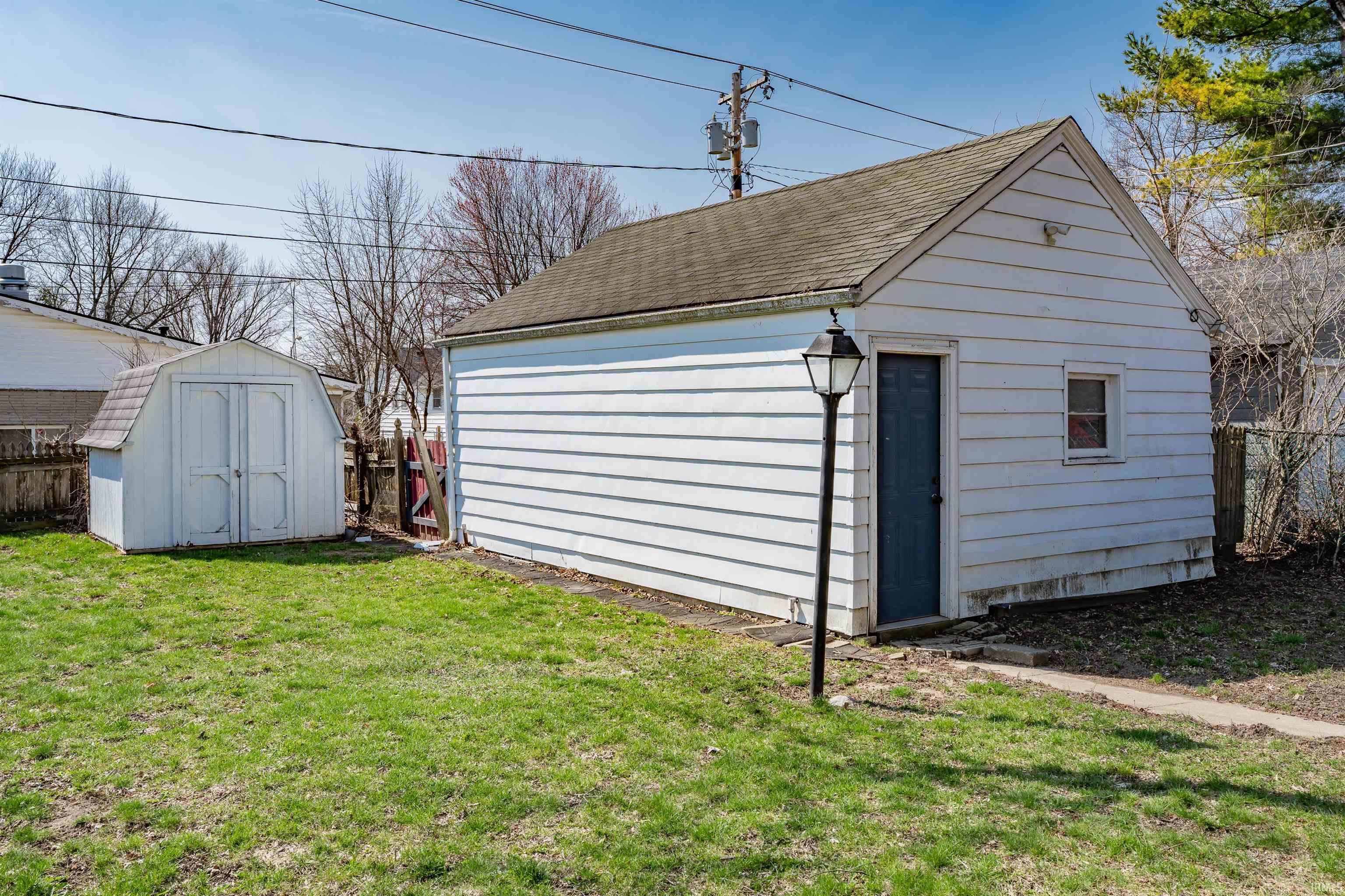 Photo 34 of 1905 Spring Street