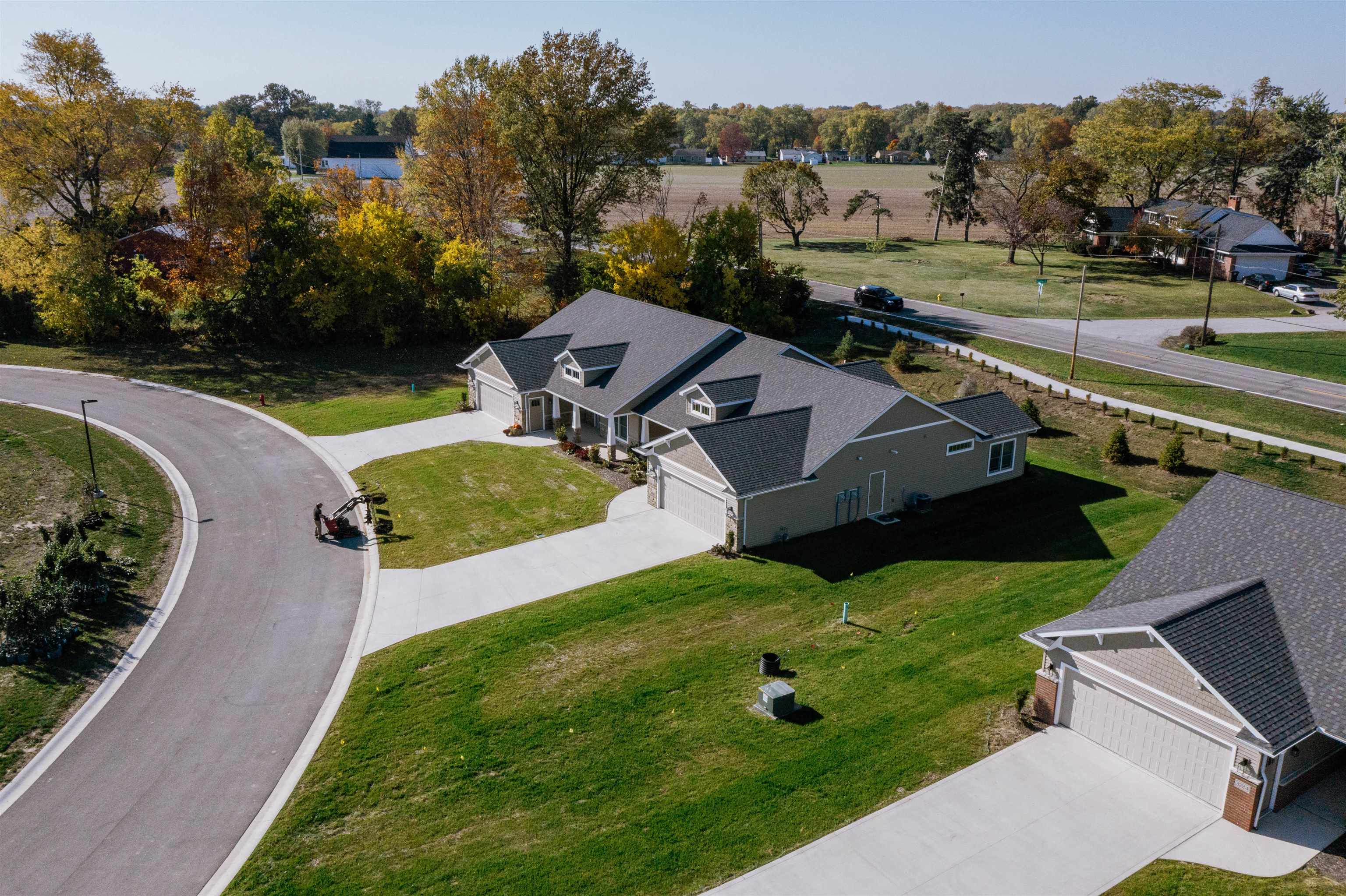 Photo 3 of 3209 W Bartlett Drive