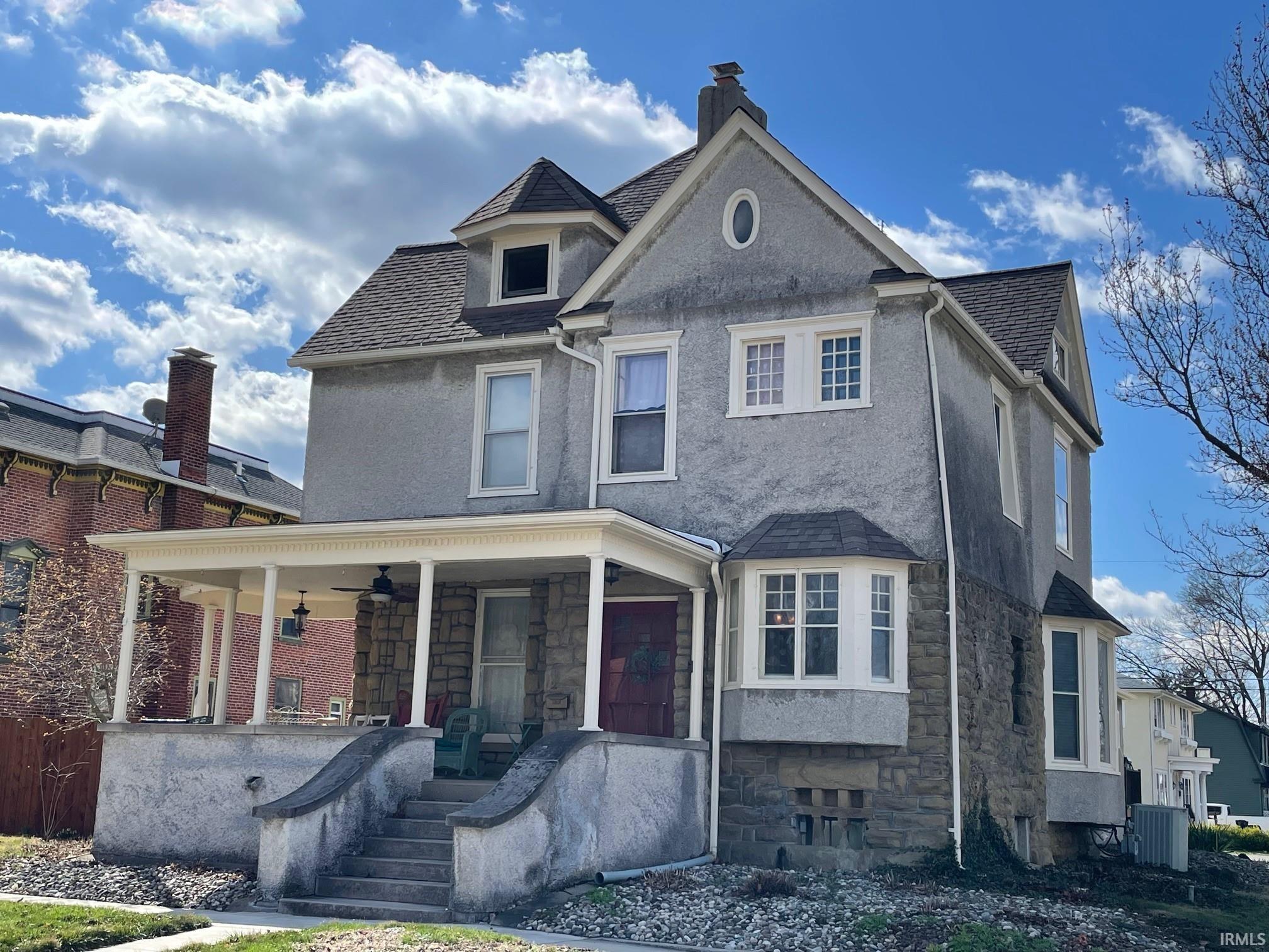 Photo of 307 N Van Buren Street