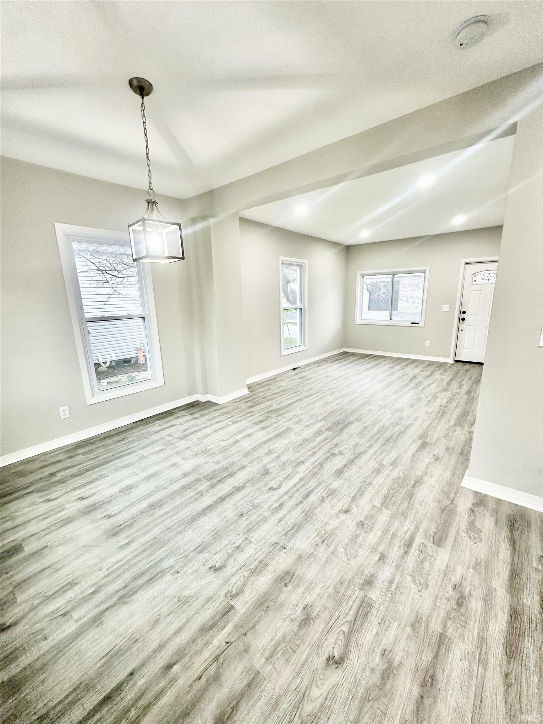 Photo 6 of 1411 S VanBuren Street