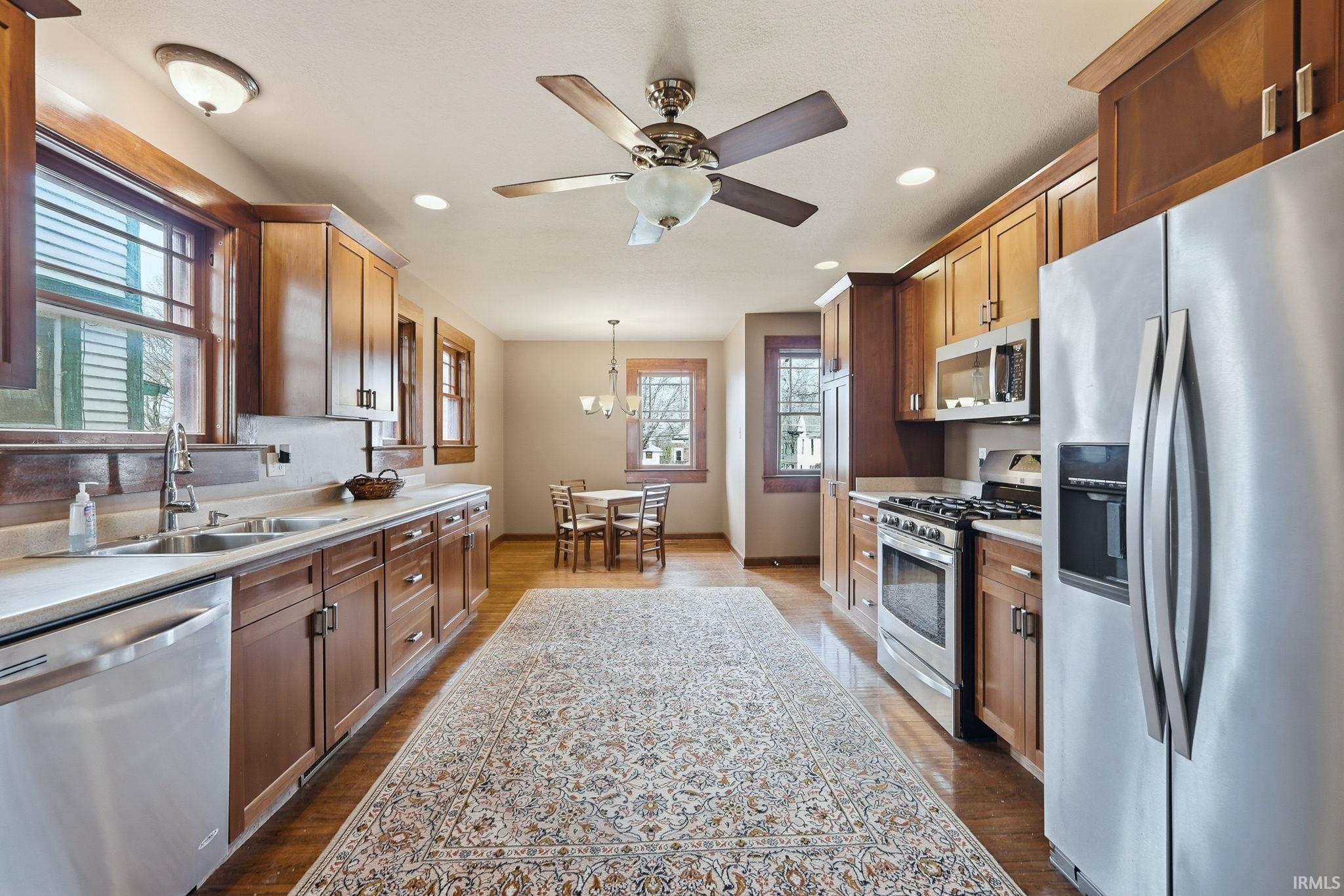 Photo 10 of 1220 W Wayne Street