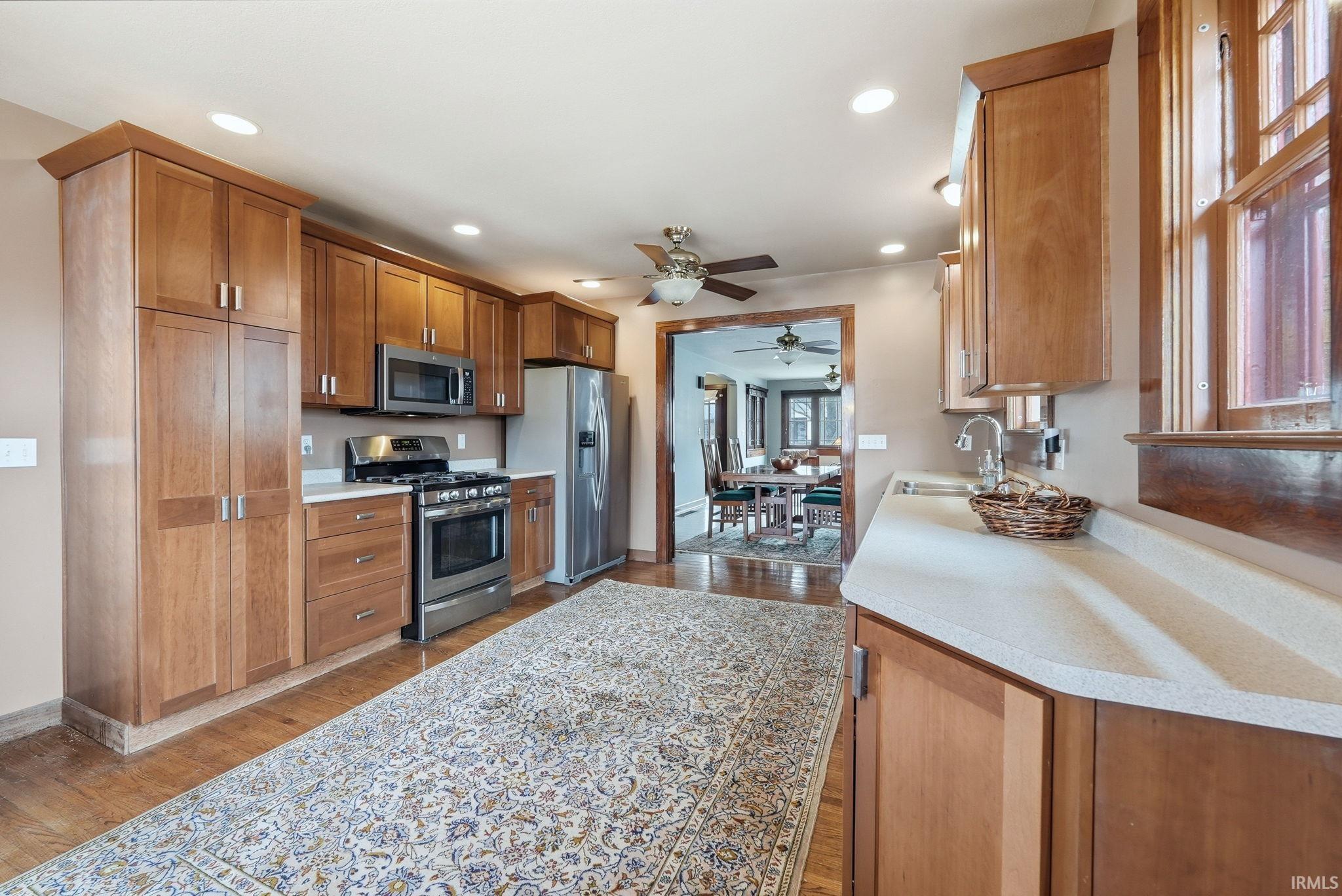 Photo 12 of 1220 W Wayne Street