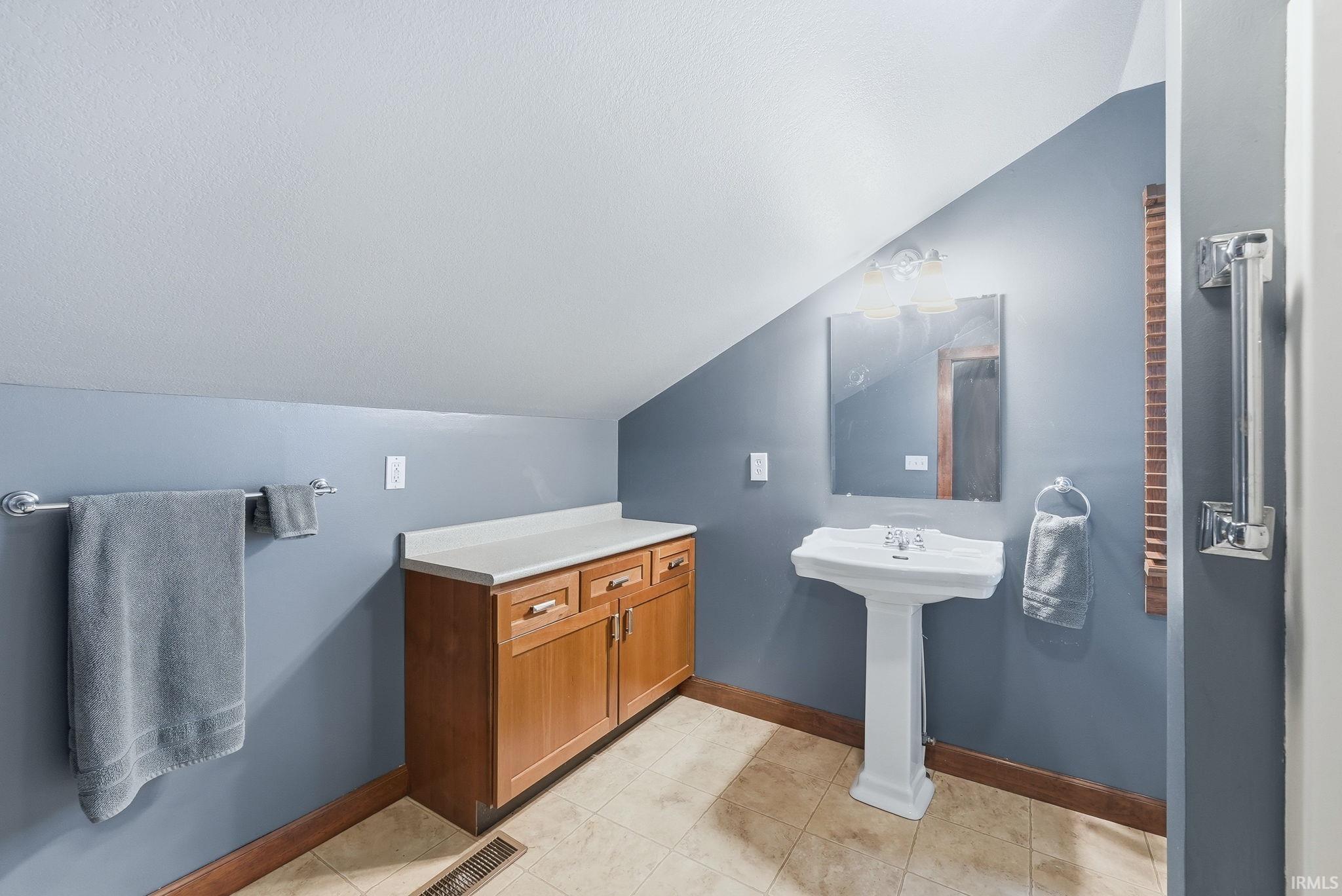 Photo 27 of 1220 W Wayne Street