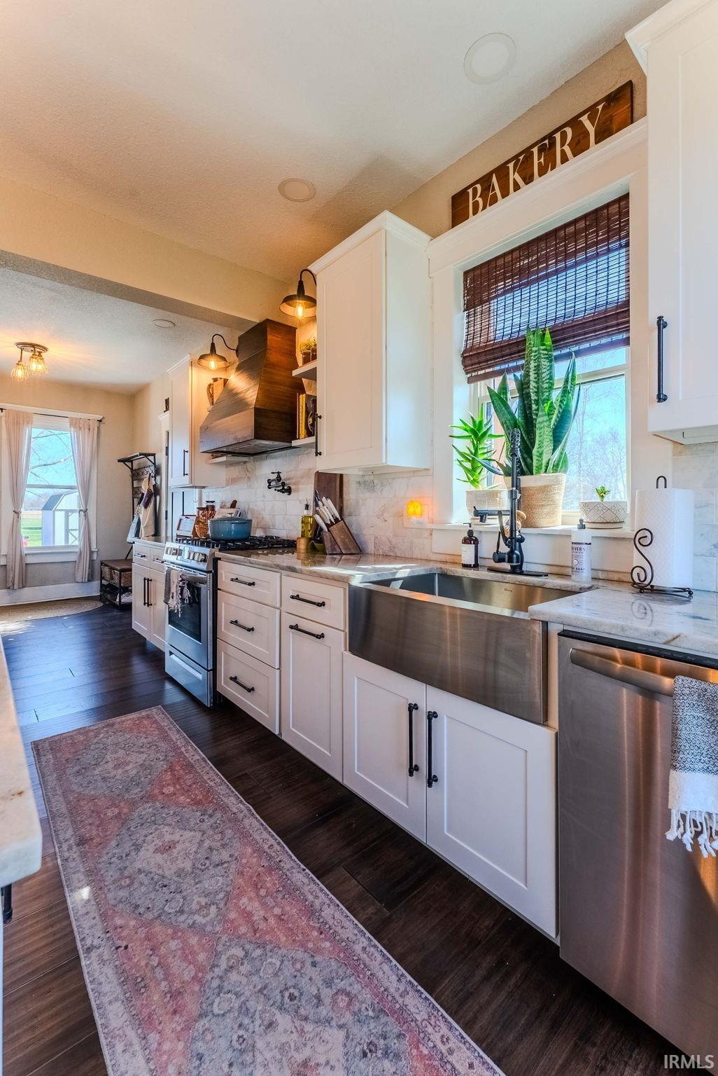 Photo 17 of 1695 Pike Street