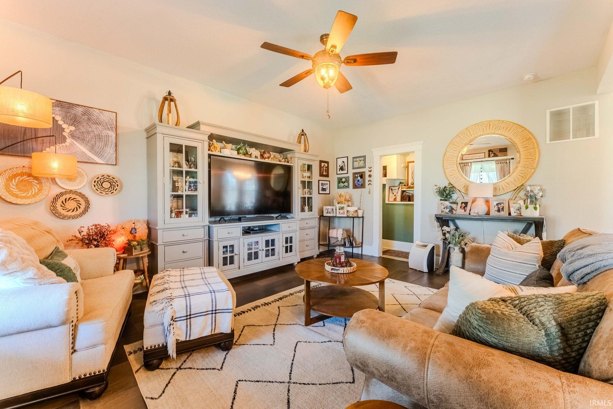 Photo 4 of 1695 Pike Street