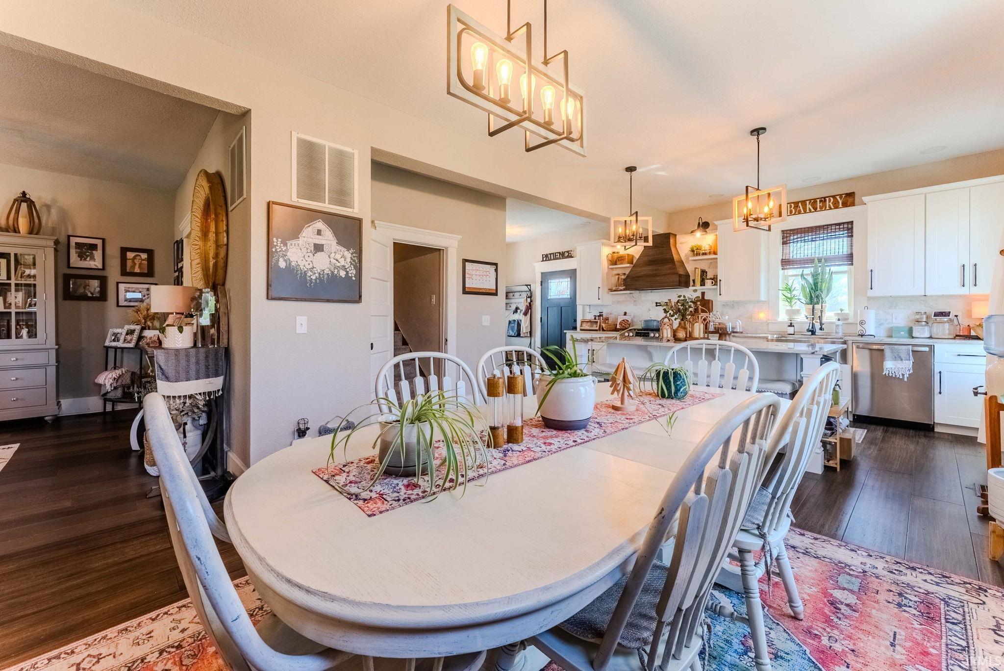 Photo 6 of 1695 Pike Street