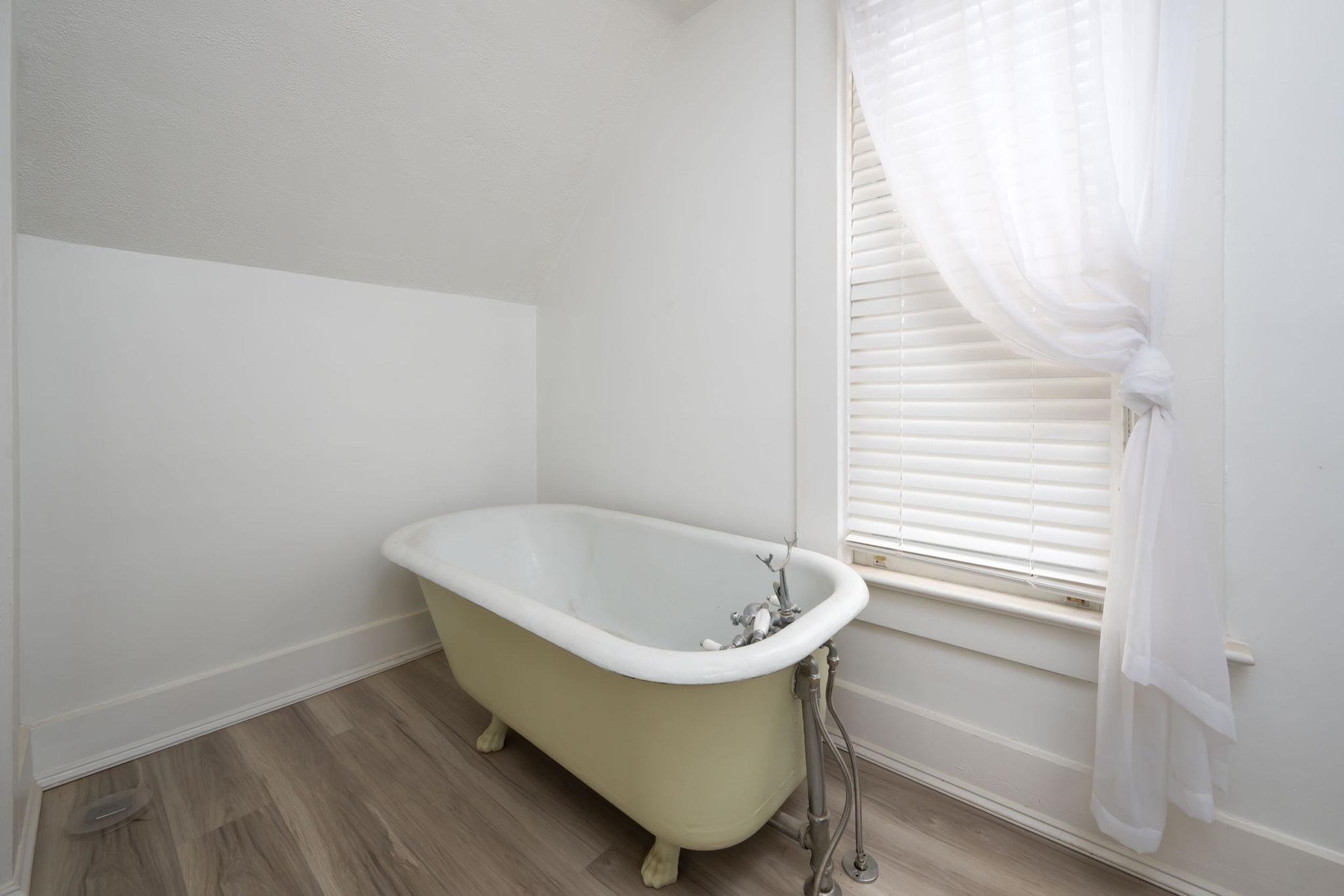 Photo 20 of 58 Madison Street