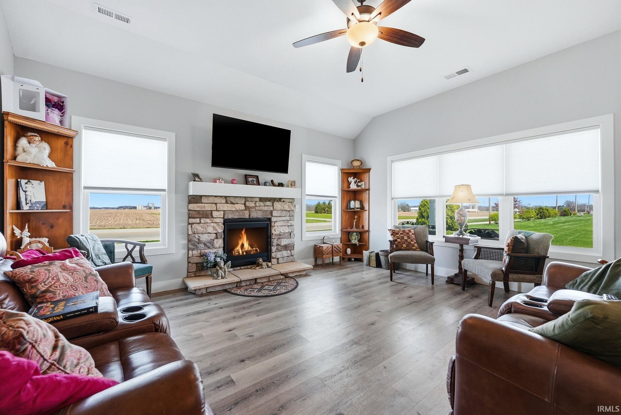 Photo 3 of 1572 Hager Way