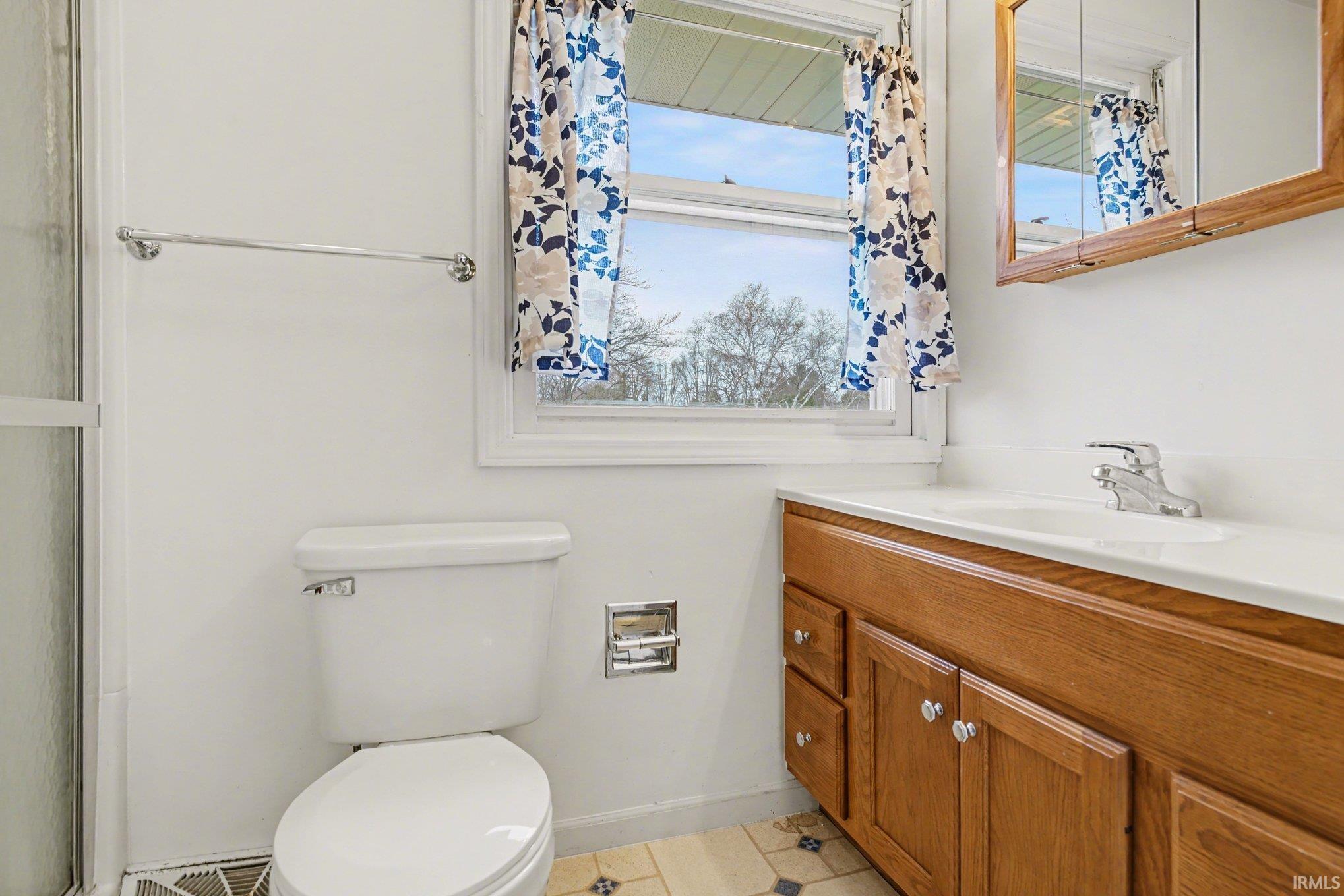 Photo 11 of 40 Greenway Drive