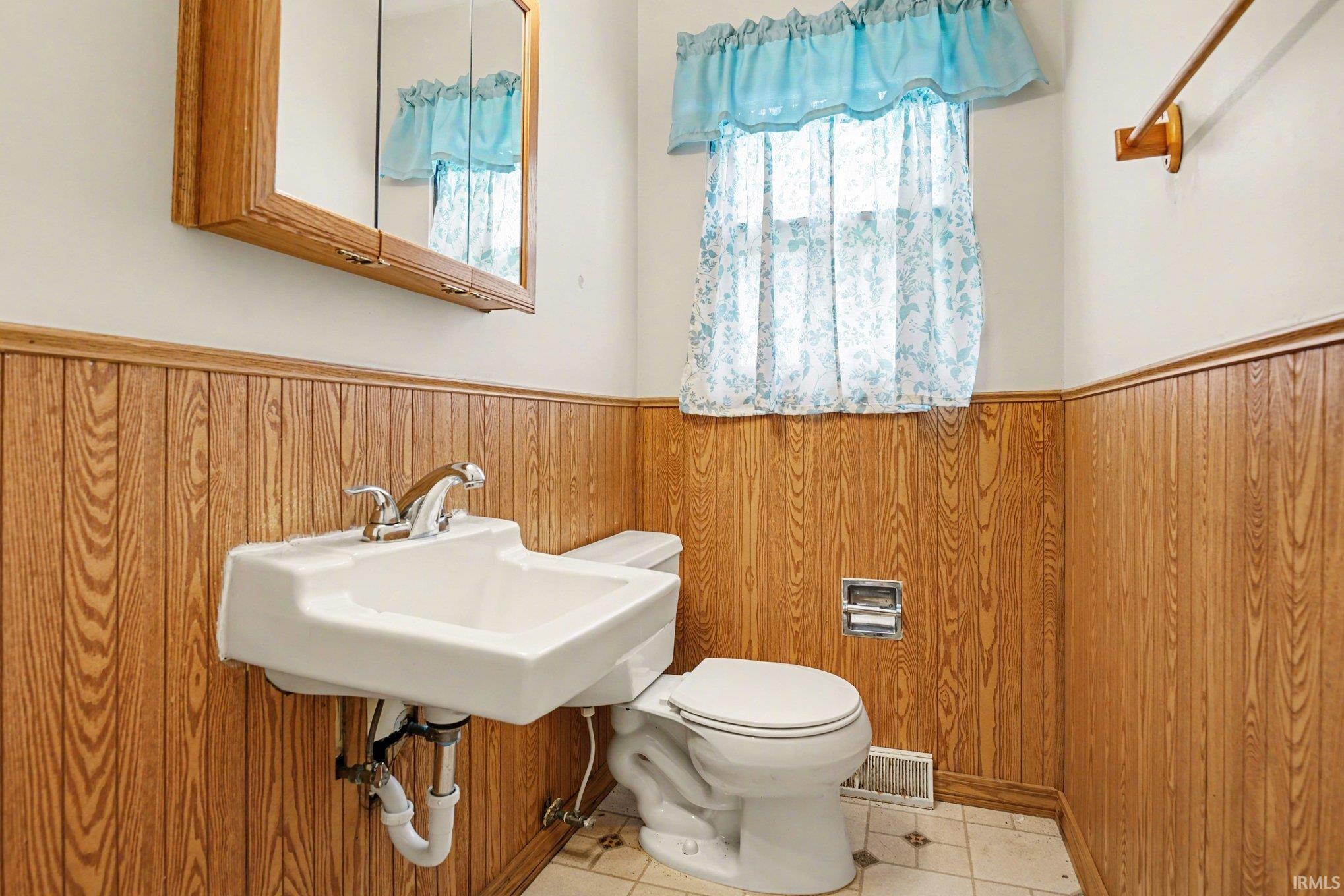 Photo 4 of 40 Greenway Drive