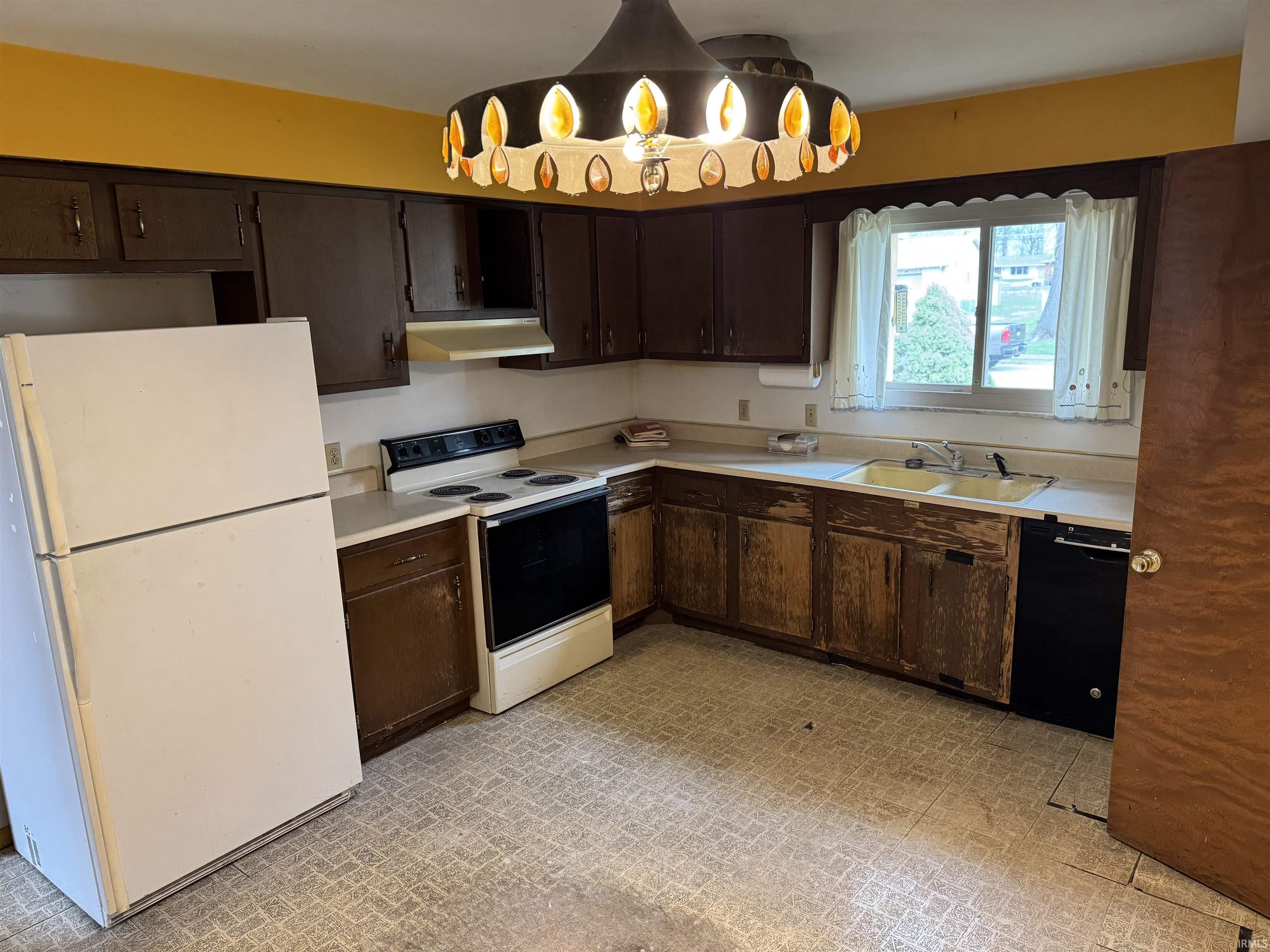 Photo 6 of 7602 Harcourt Drive