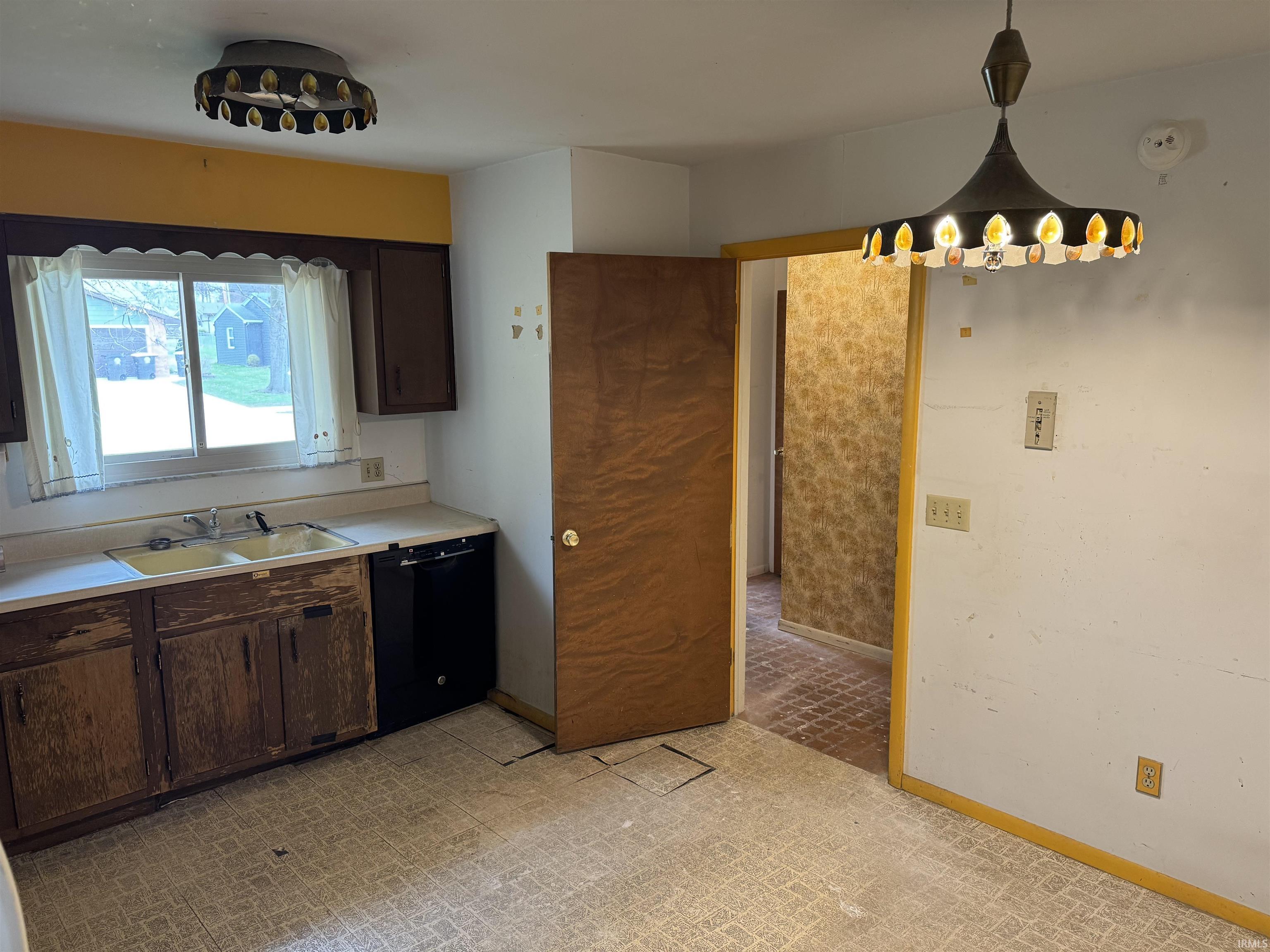 Photo 7 of 7602 Harcourt Drive