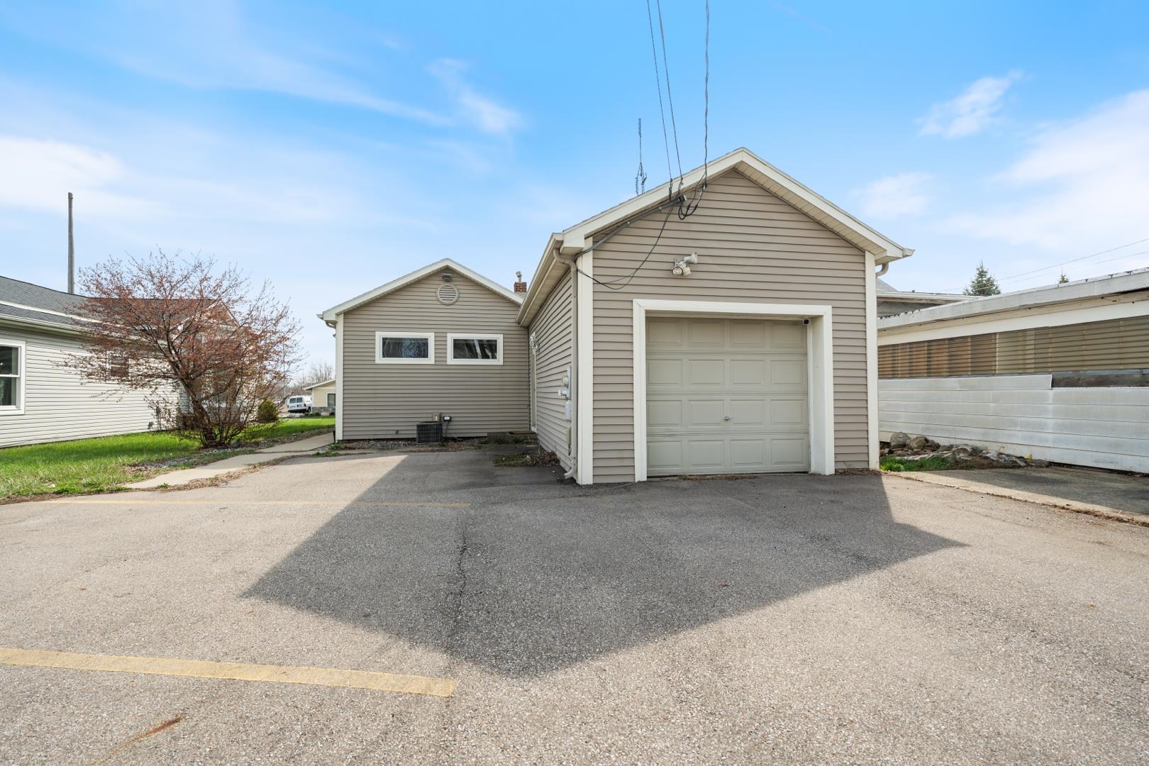 Photo 1 of 310 S Detroit Street