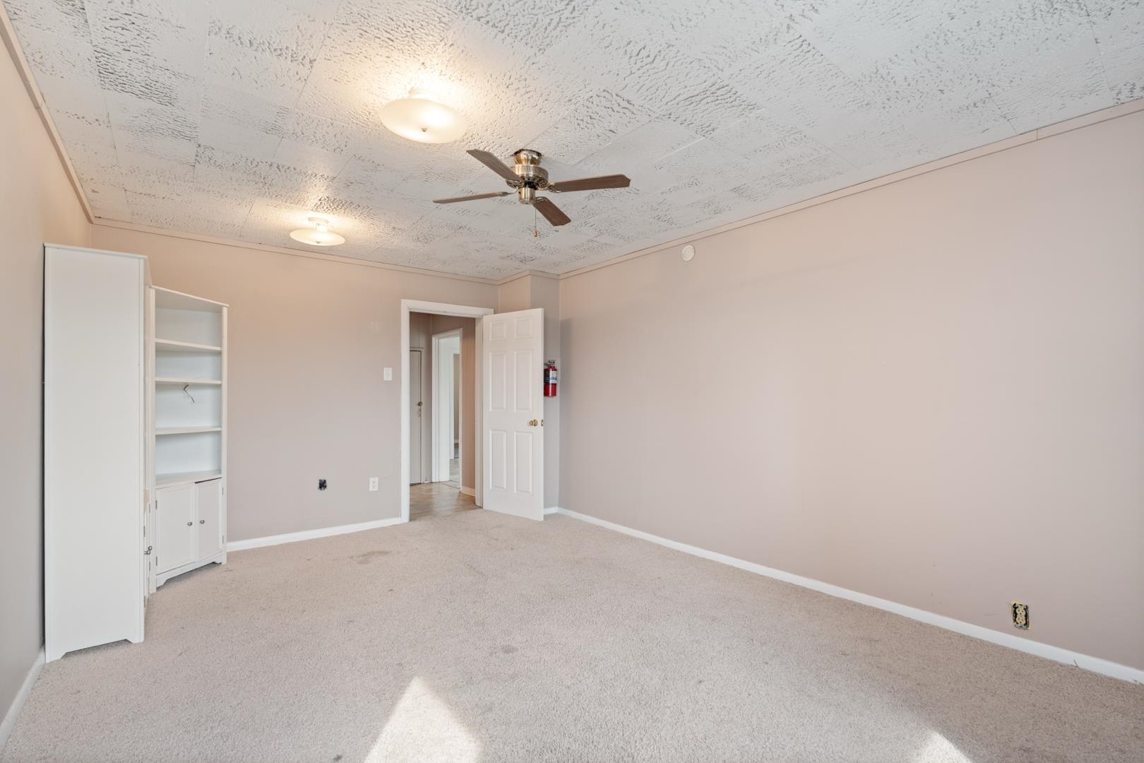 Photo 16 of 310 S Detroit Street