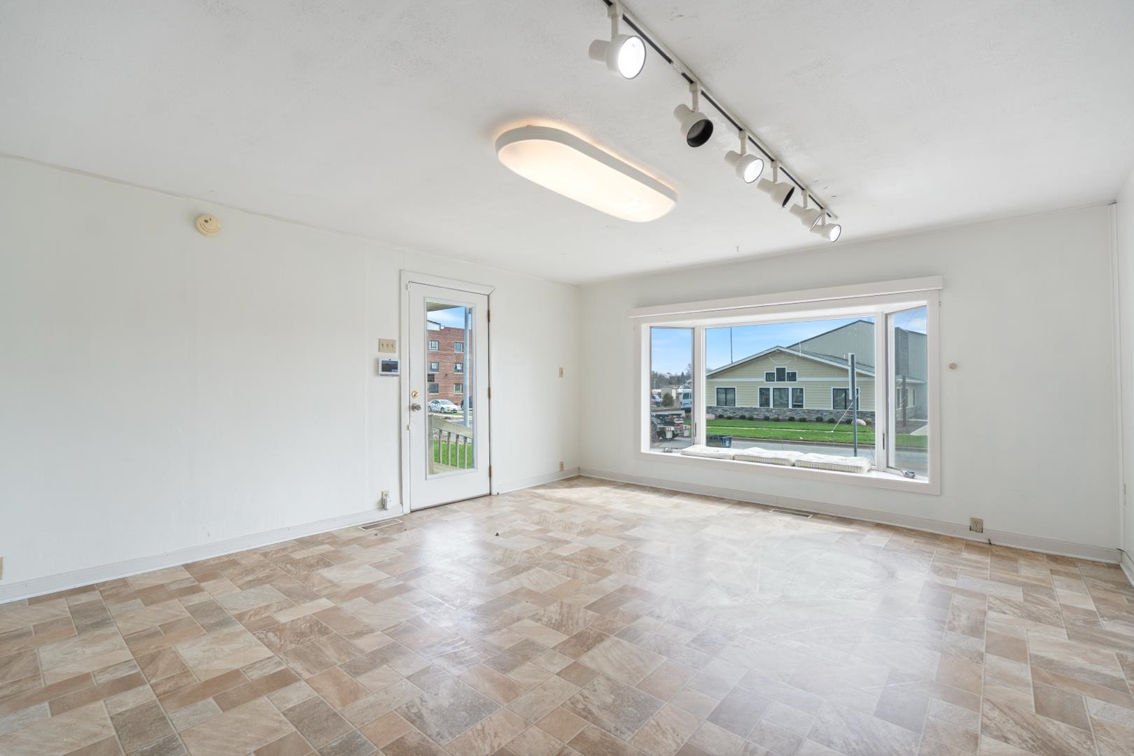 Photo 2 of 310 S Detroit Street