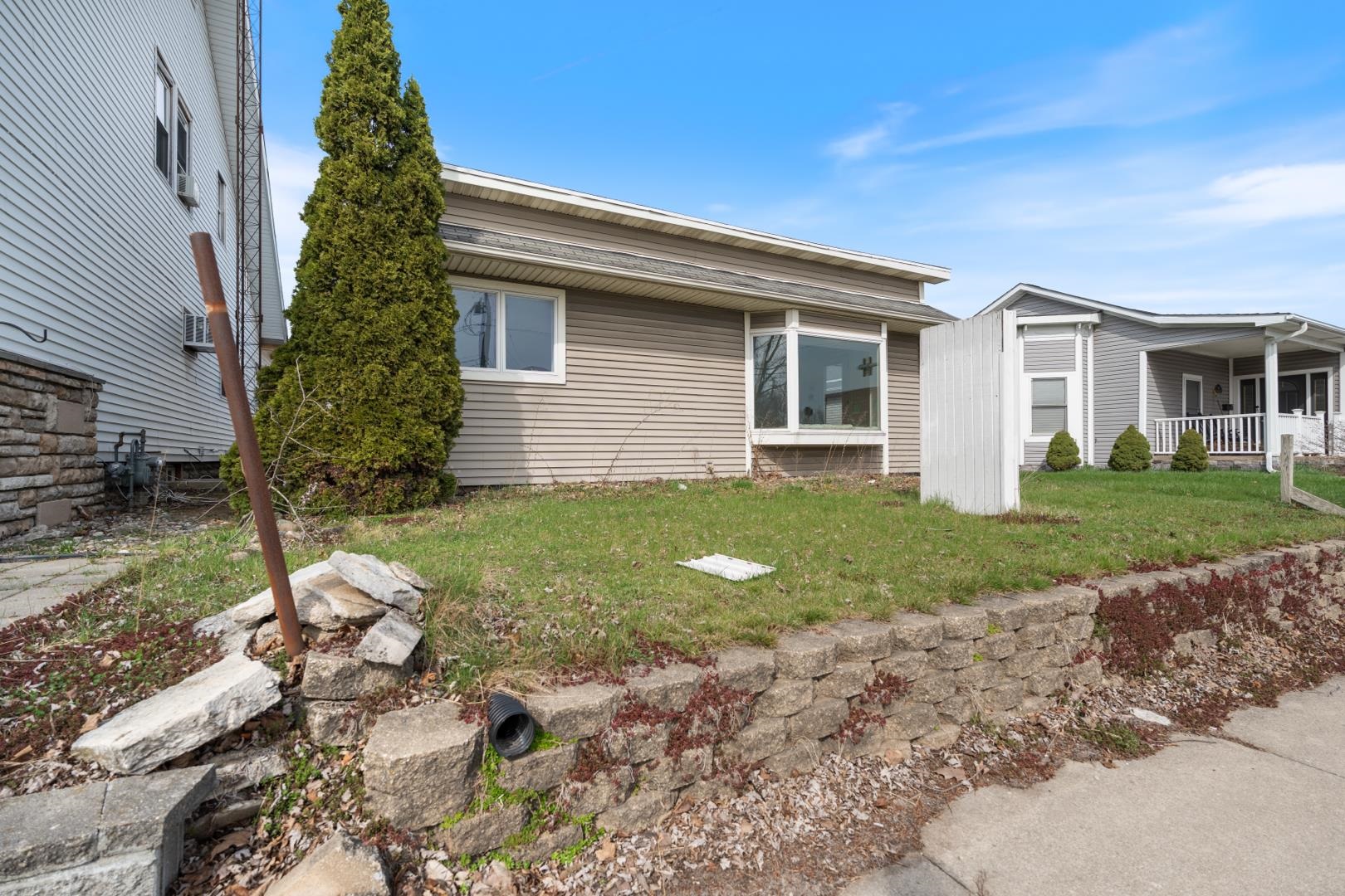 Photo 21 of 310 S Detroit Street