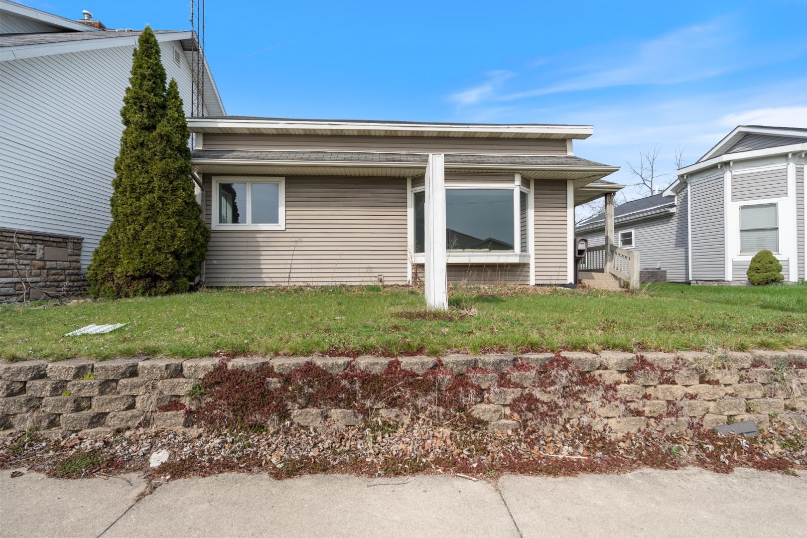 Photo 22 of 310 S Detroit Street