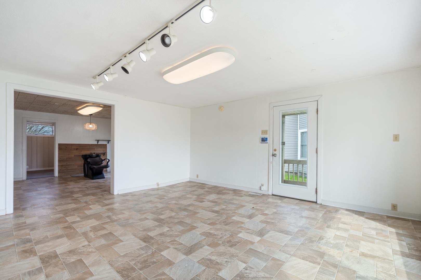 Photo 4 of 310 S Detroit Street