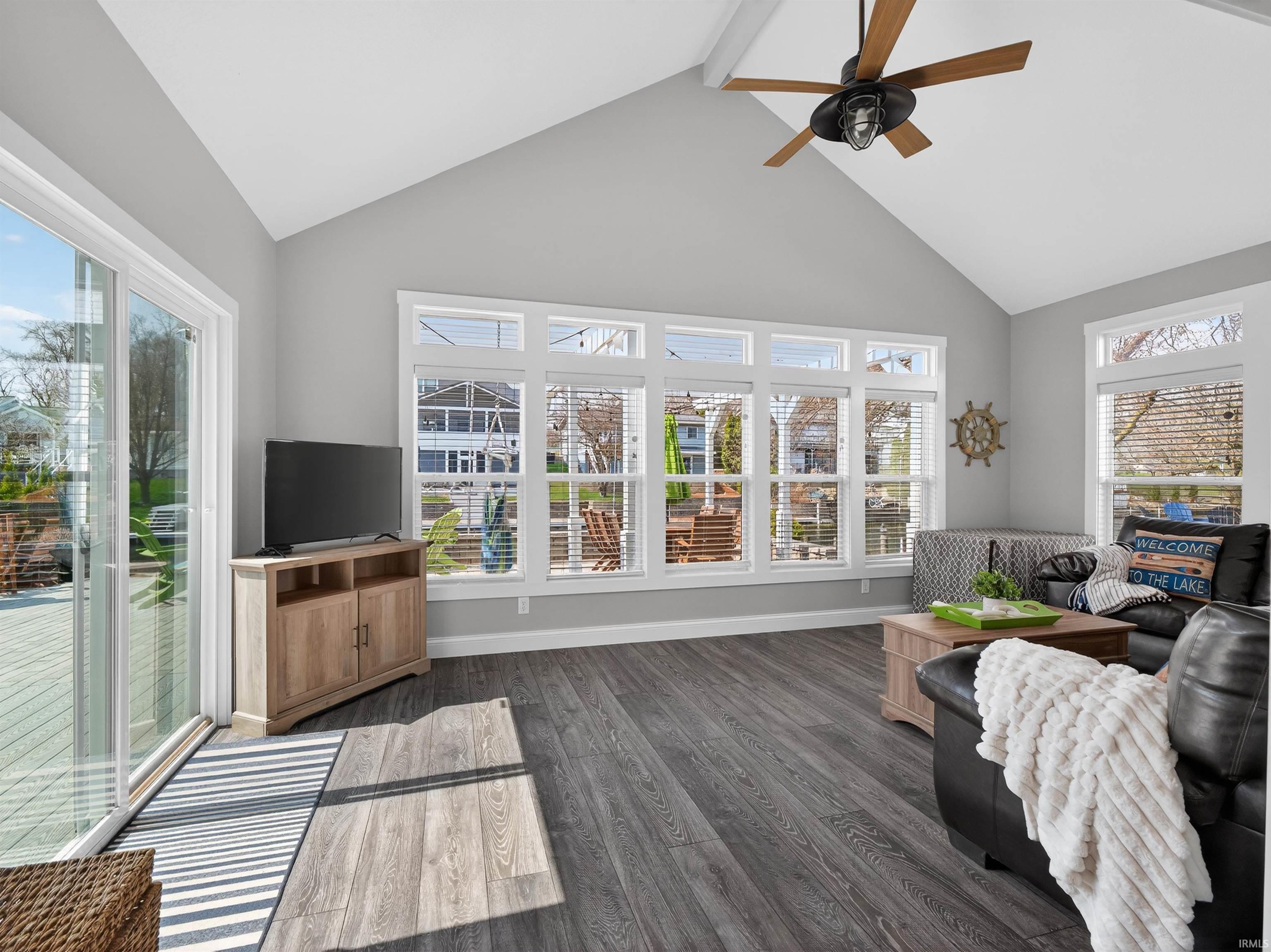 Photo 16 of 10469 N Moore Street