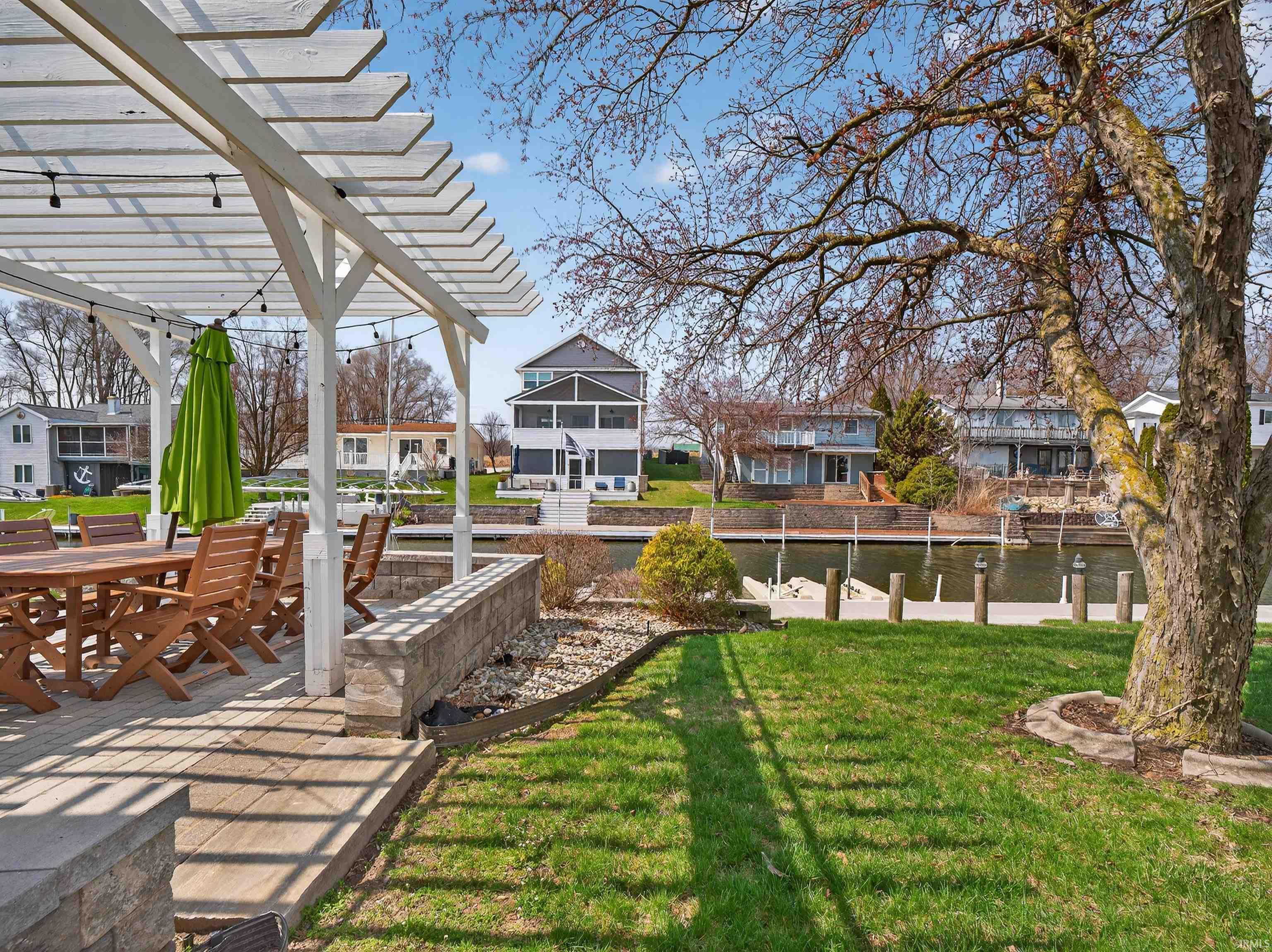 Photo 3 of 10469 N Moore Street