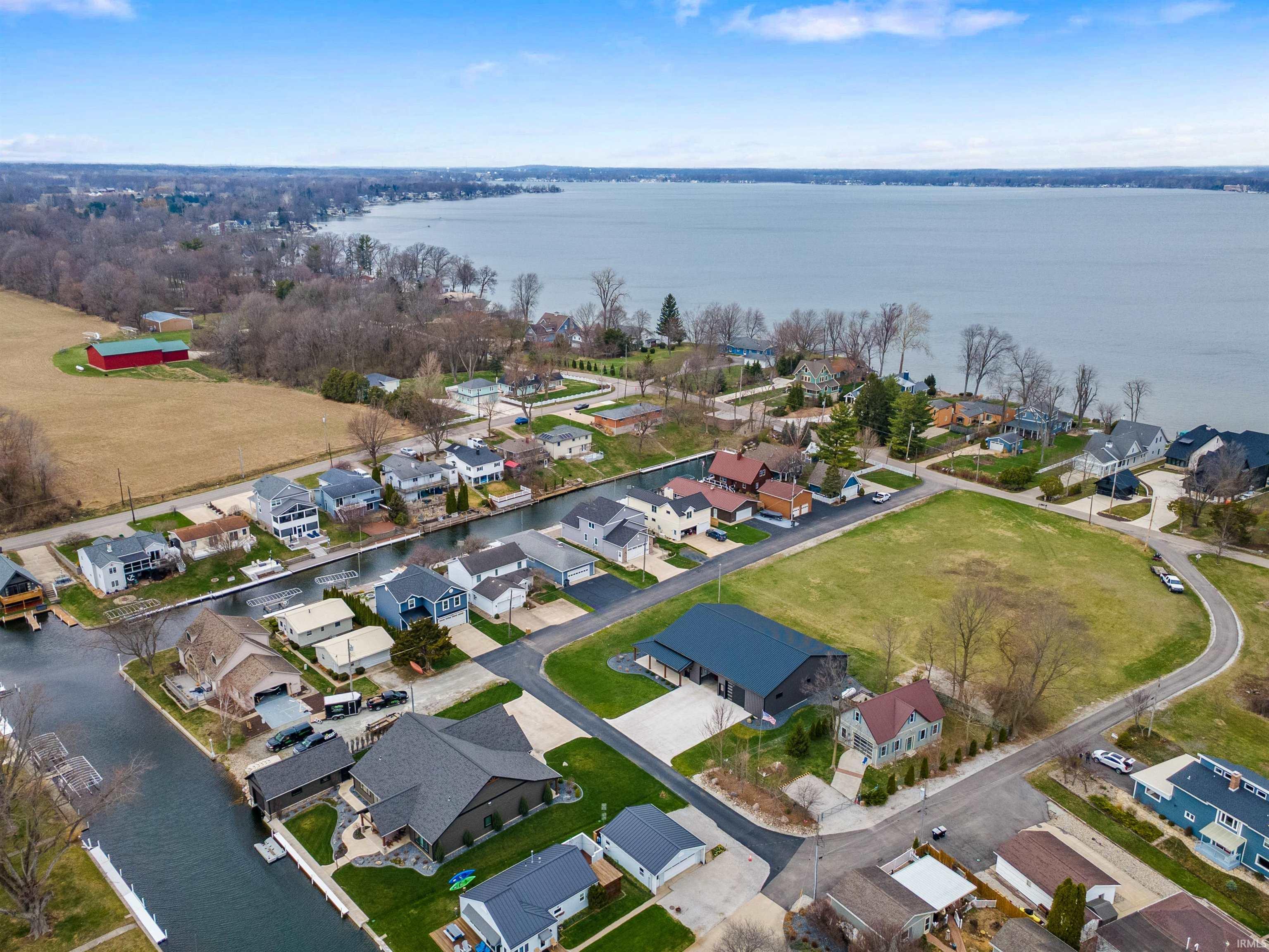 Photo 35 of 10469 N Moore Street