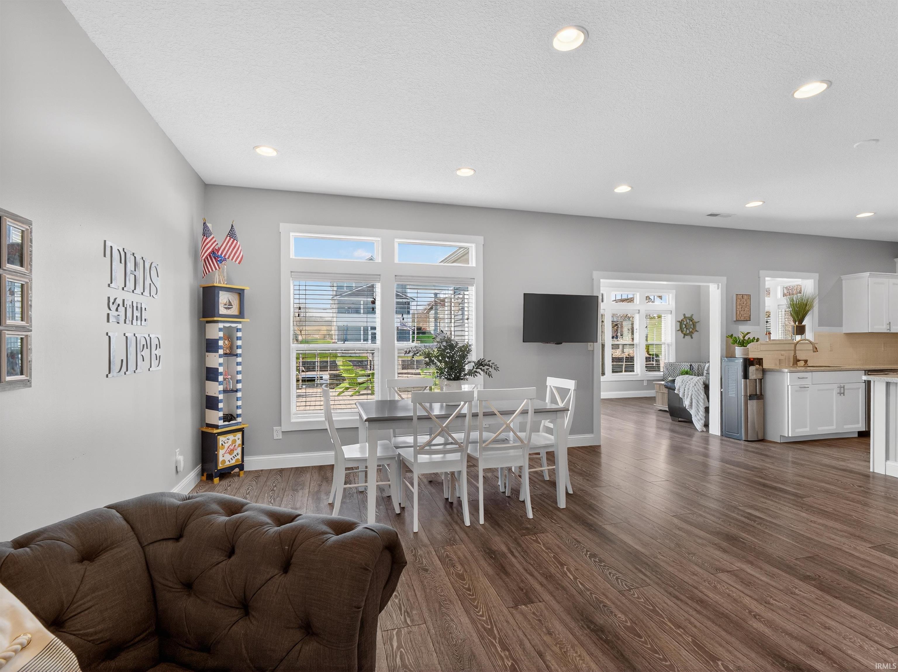 Photo 8 of 10469 N Moore Street