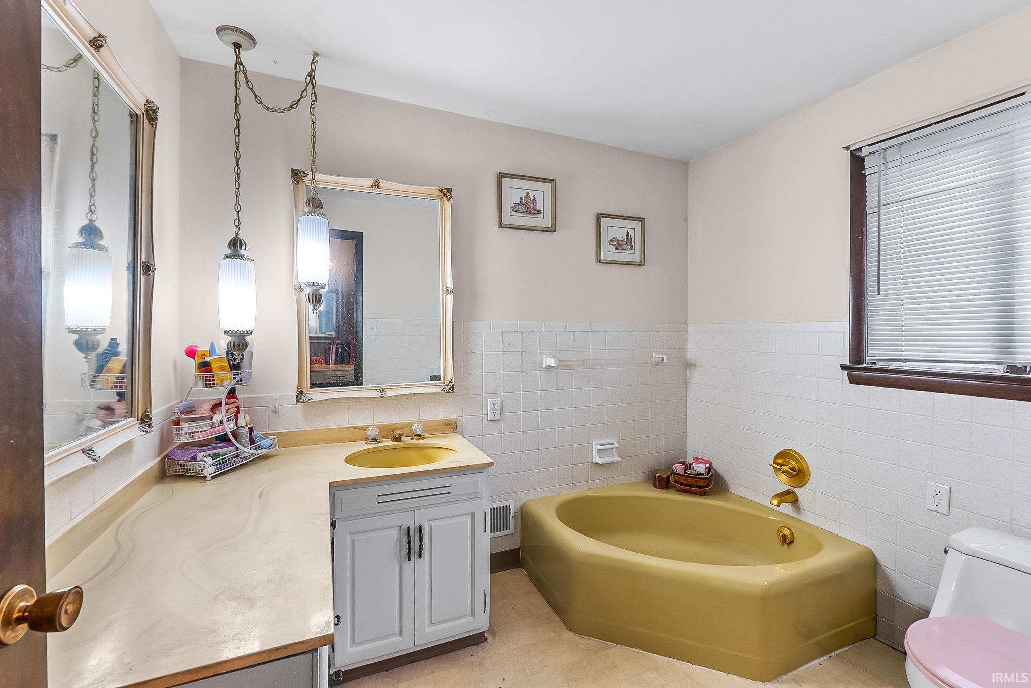 Photo 23 of 1426 Lakewood Drive