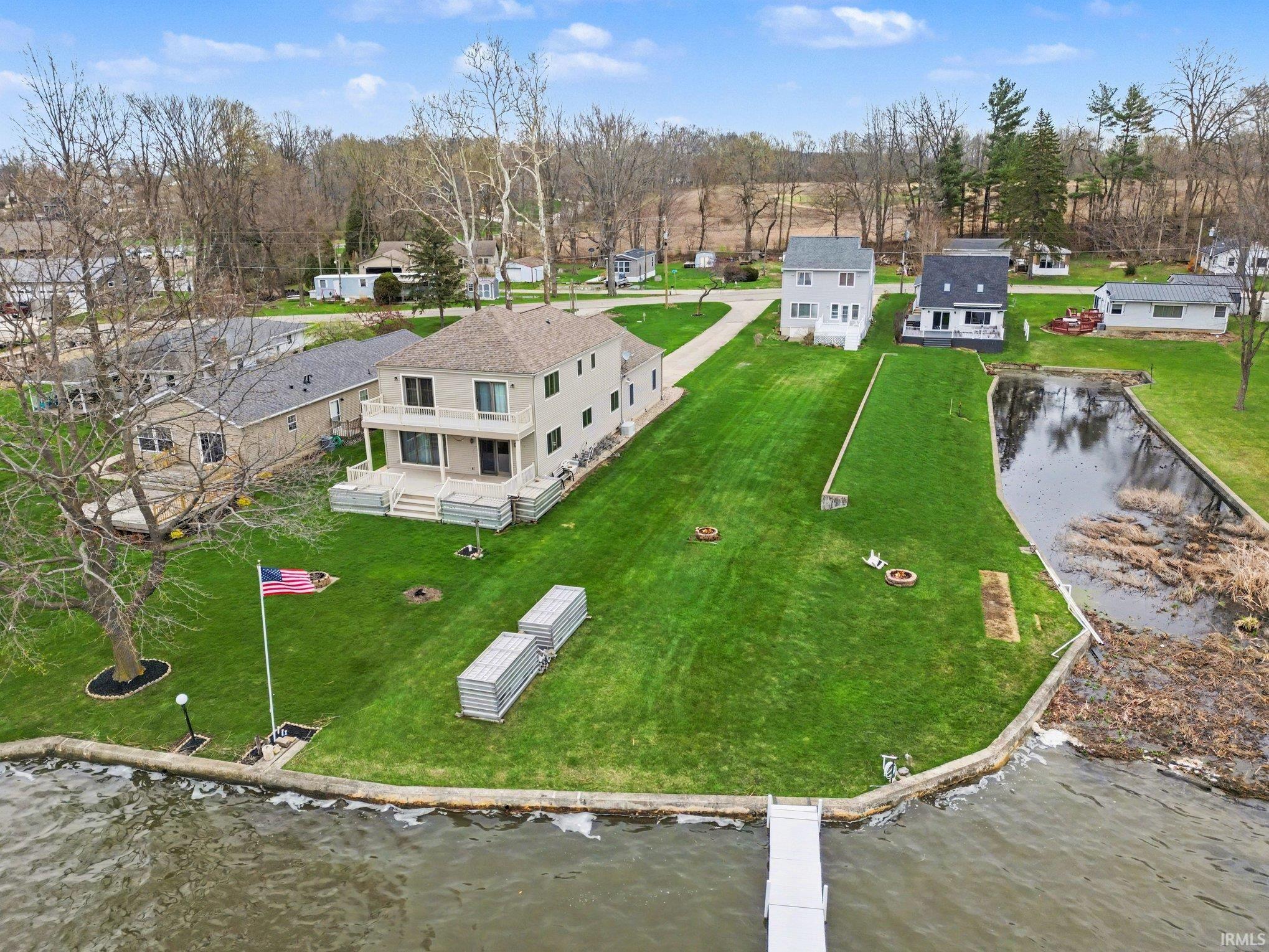 Aerial view showing Big Chapman Lake frontage