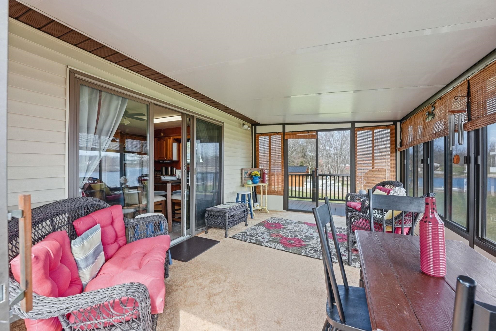 Sunroom / solarium with outdoor lounge area