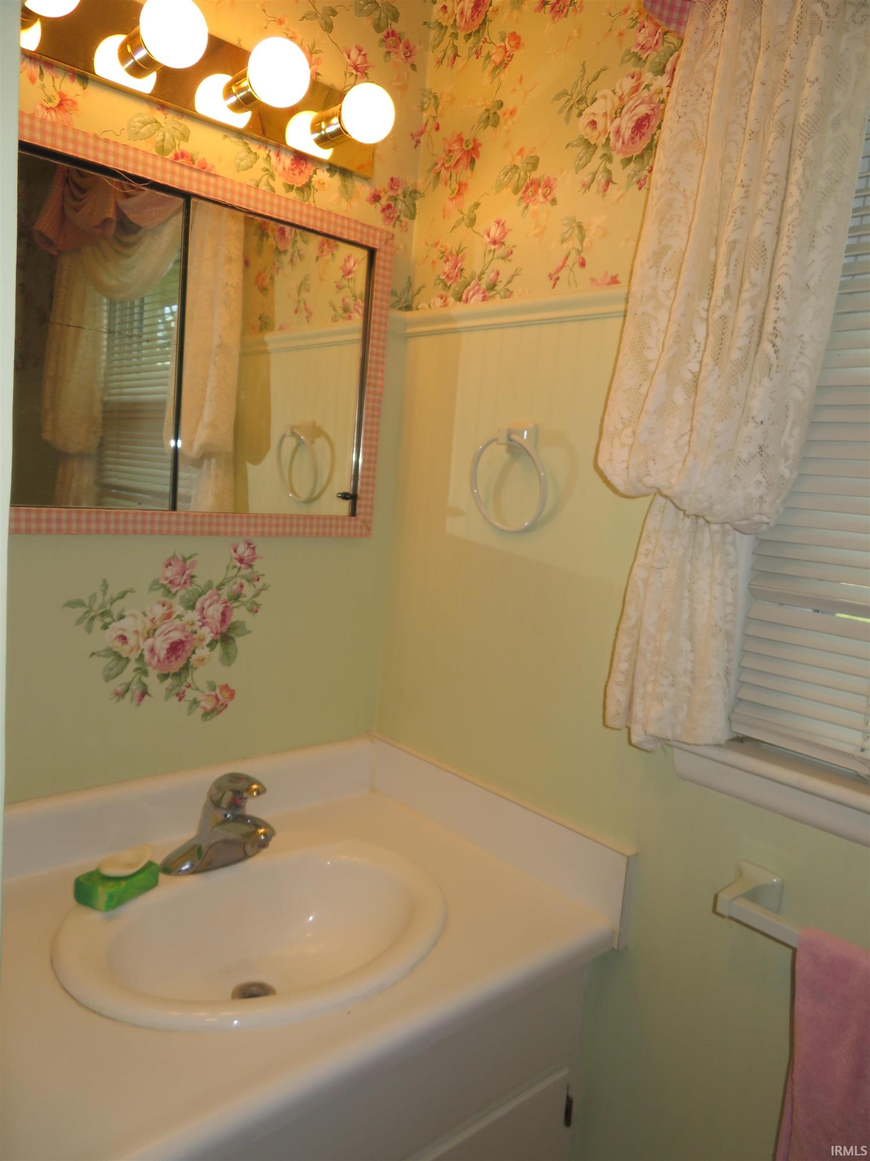 Photo 19 of 2212 Compton Avenue