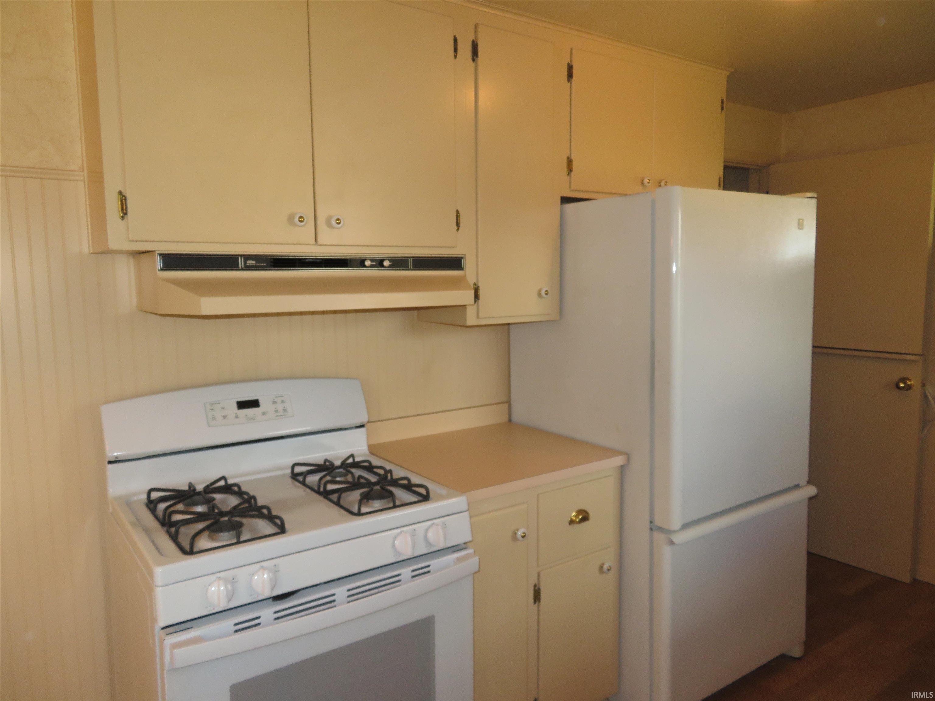 Photo 4 of 2212 Compton Avenue