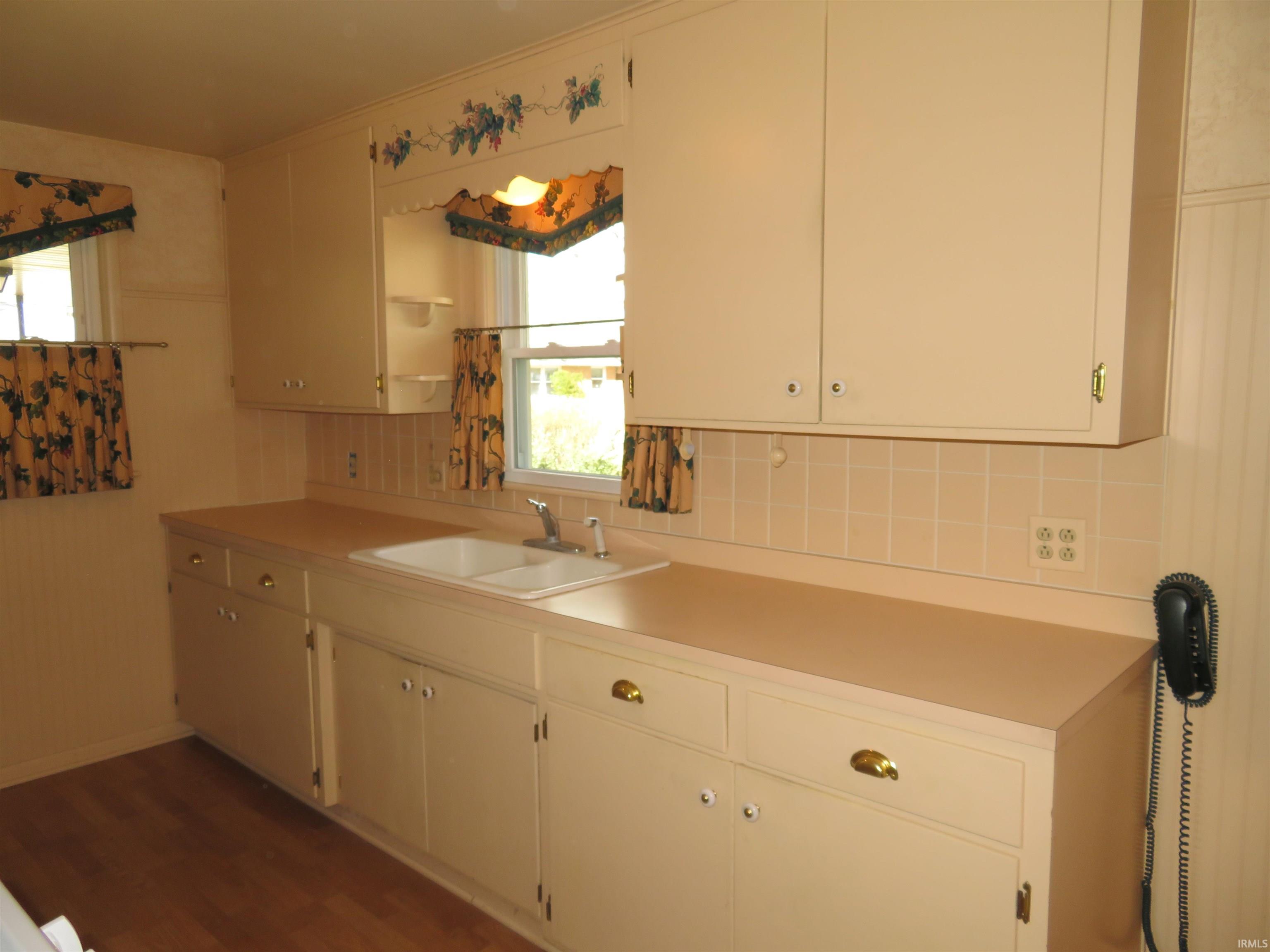 Photo 6 of 2212 Compton Avenue