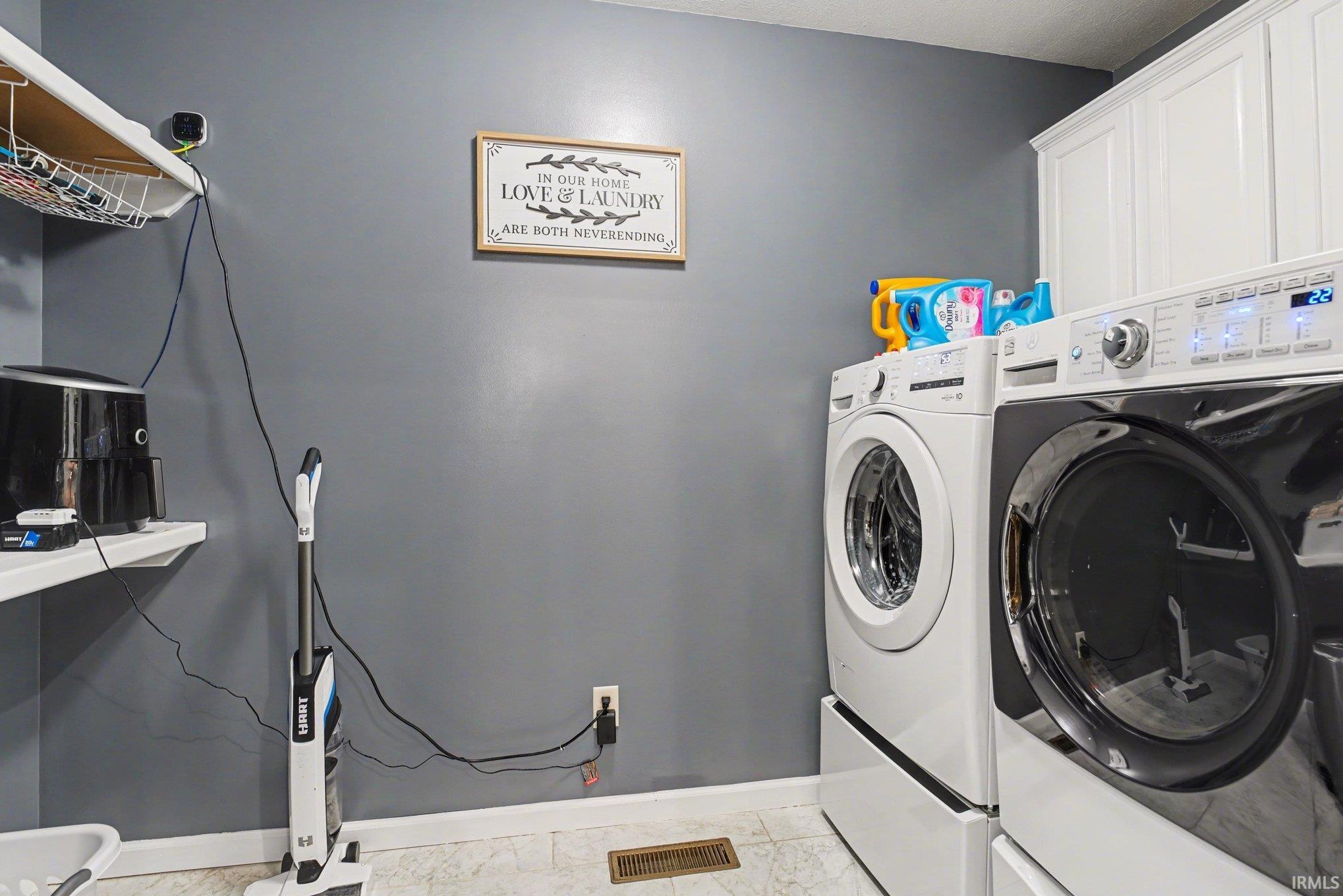 Photo 7 of 14541 Field Crest Court