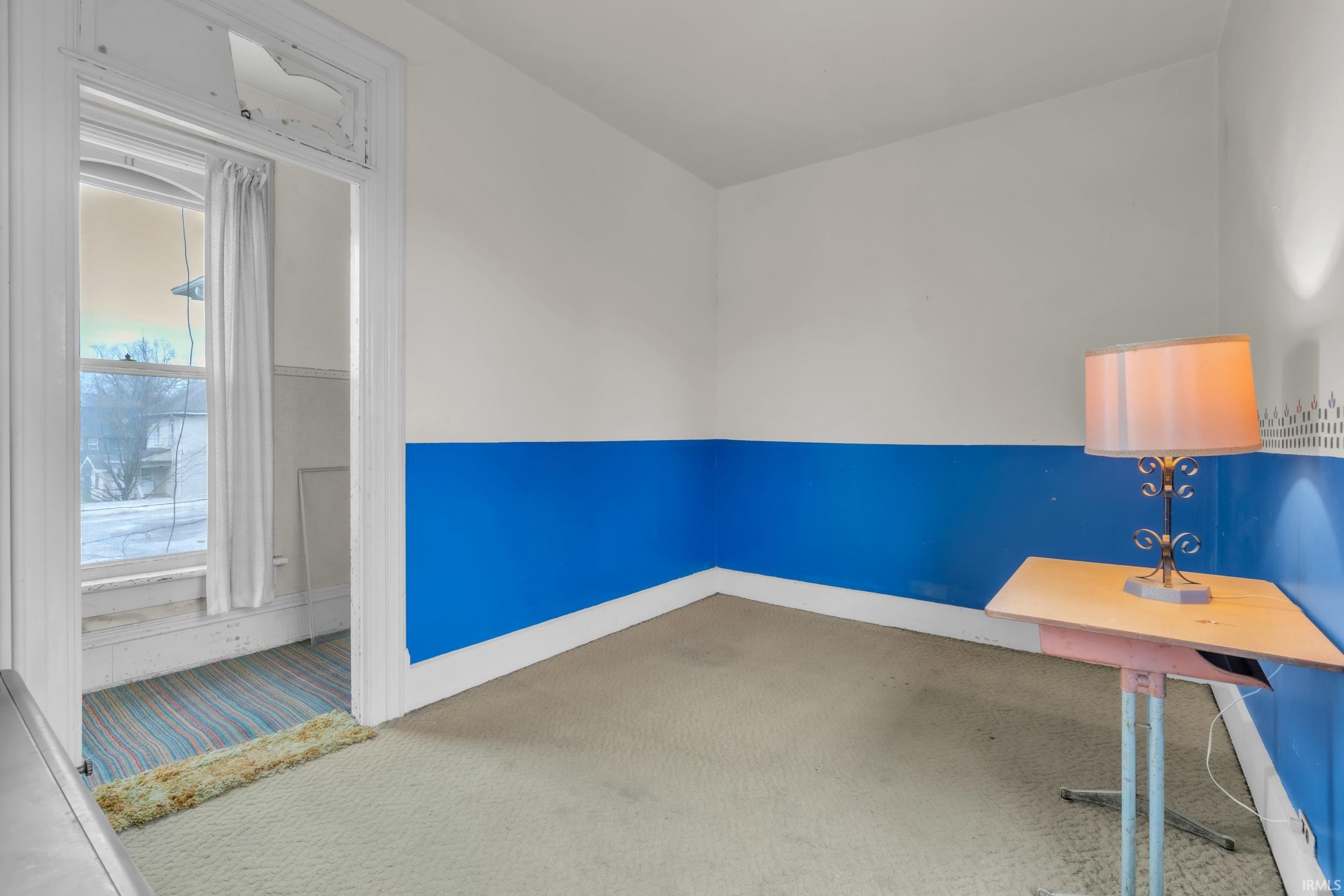 Unfurnished office with carpet