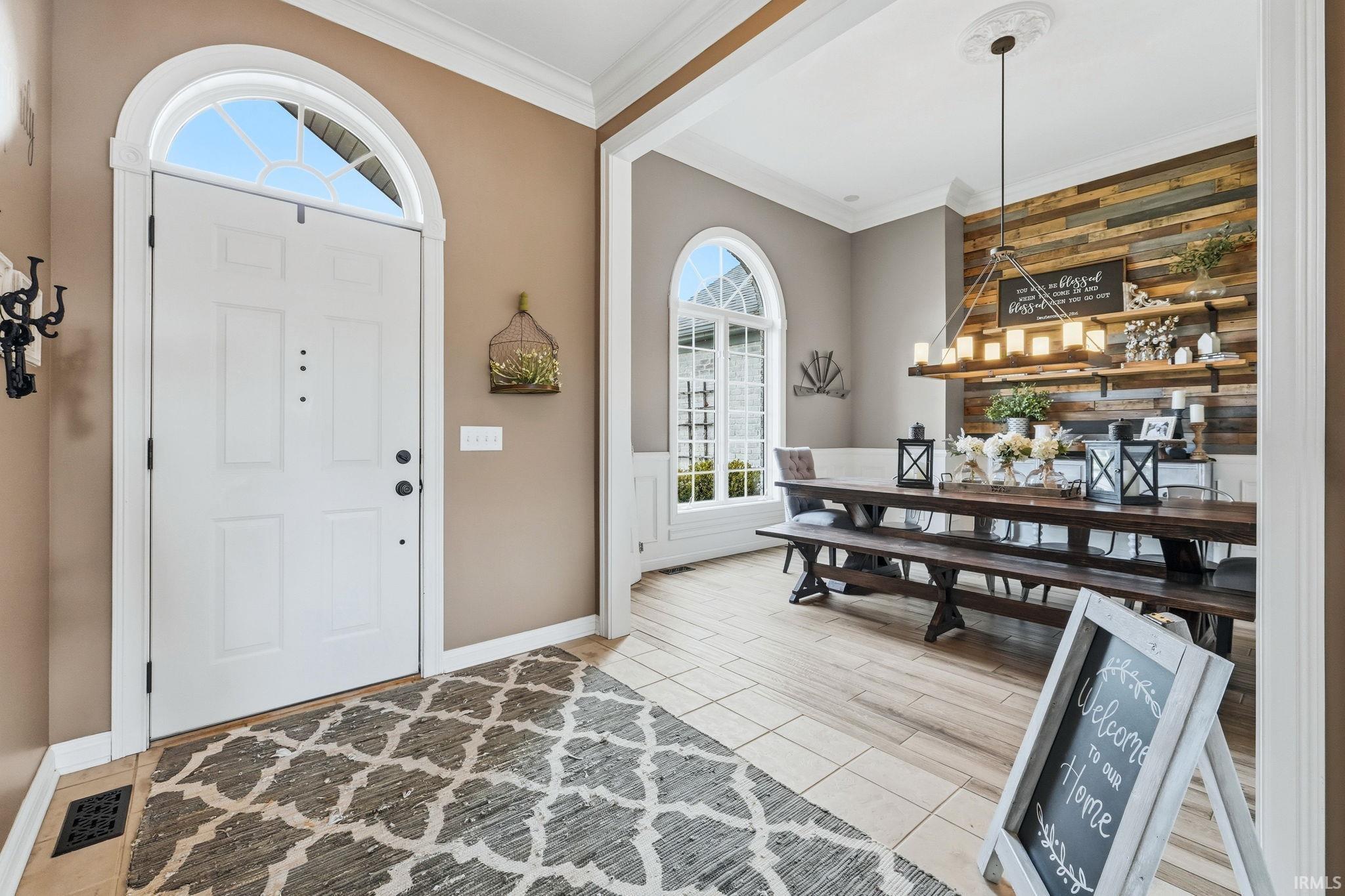 Photo 3 of 9802 Banyan Court