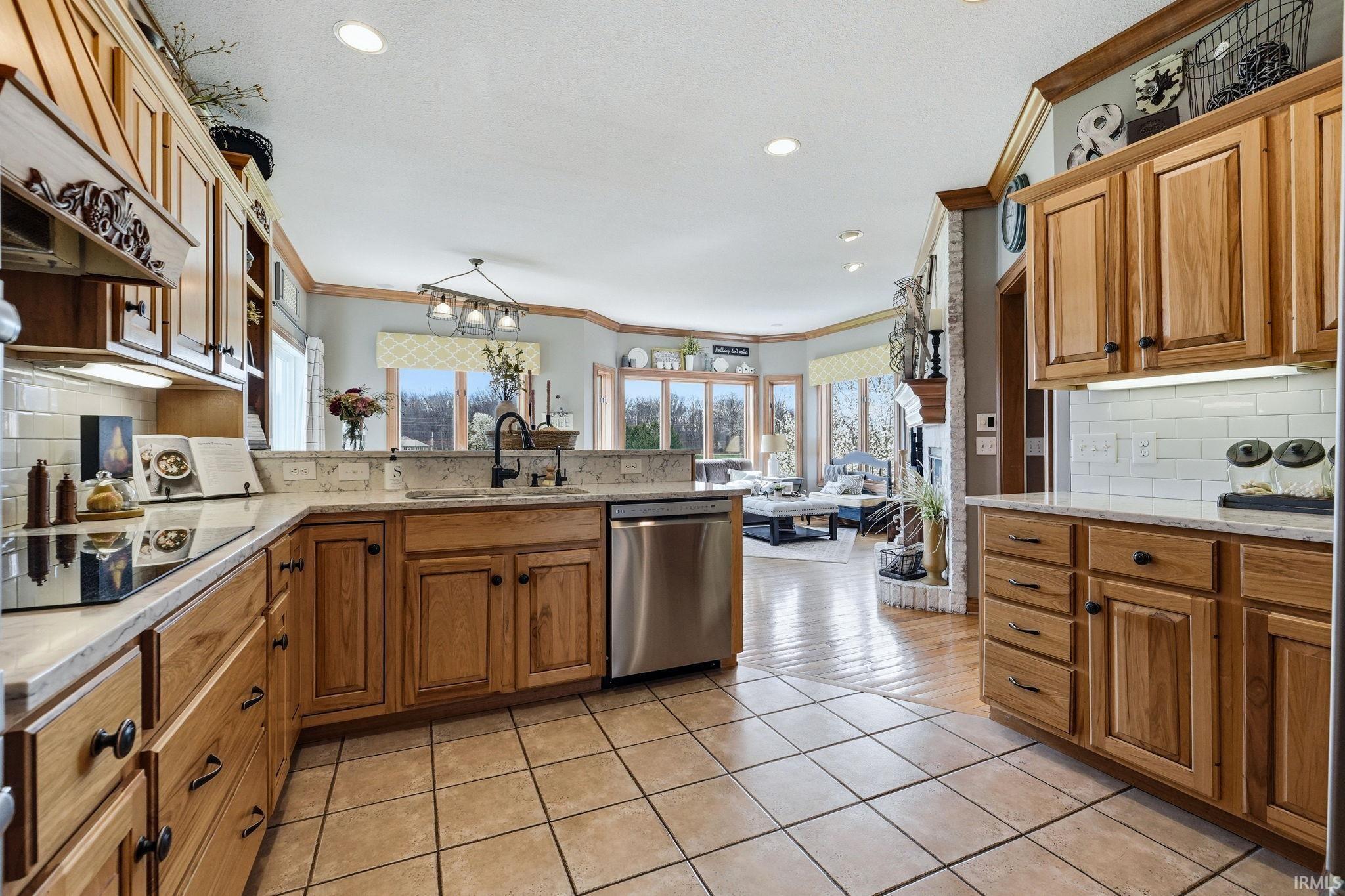 Photo 8 of 9802 Banyan Court