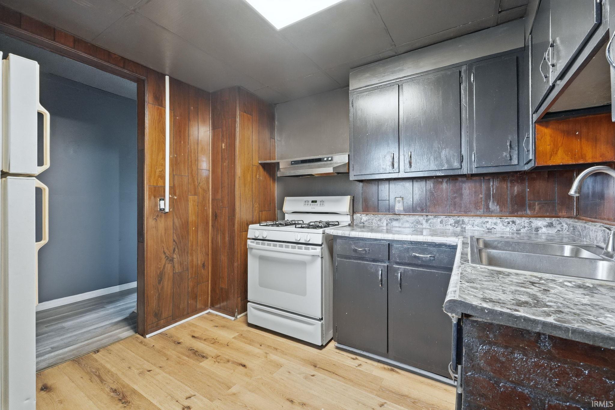 Photo 11 of 3021 Trentman Avenue