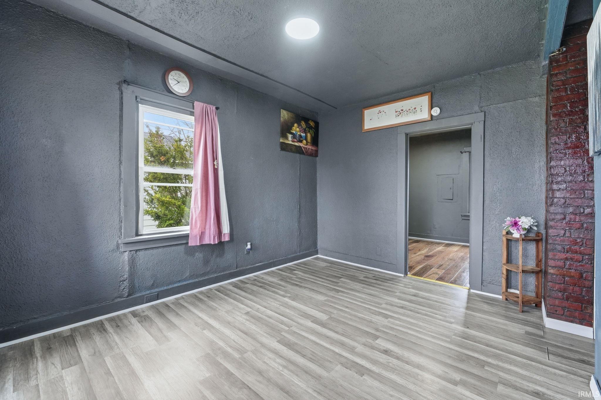 Photo 4 of 3021 Trentman Avenue