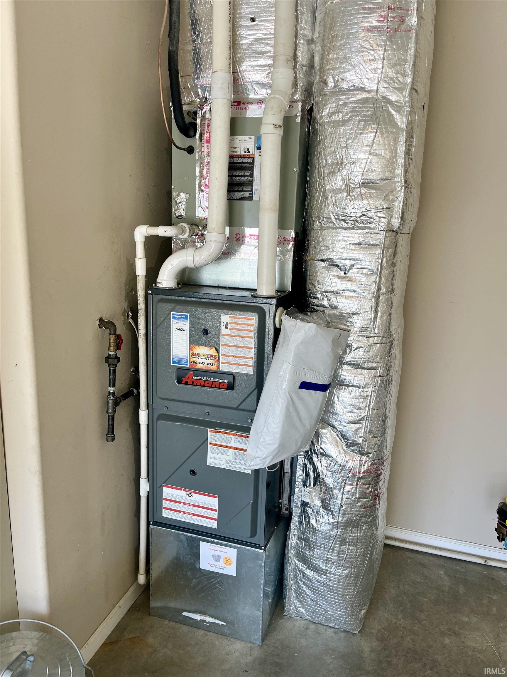 Utility room with heating unit