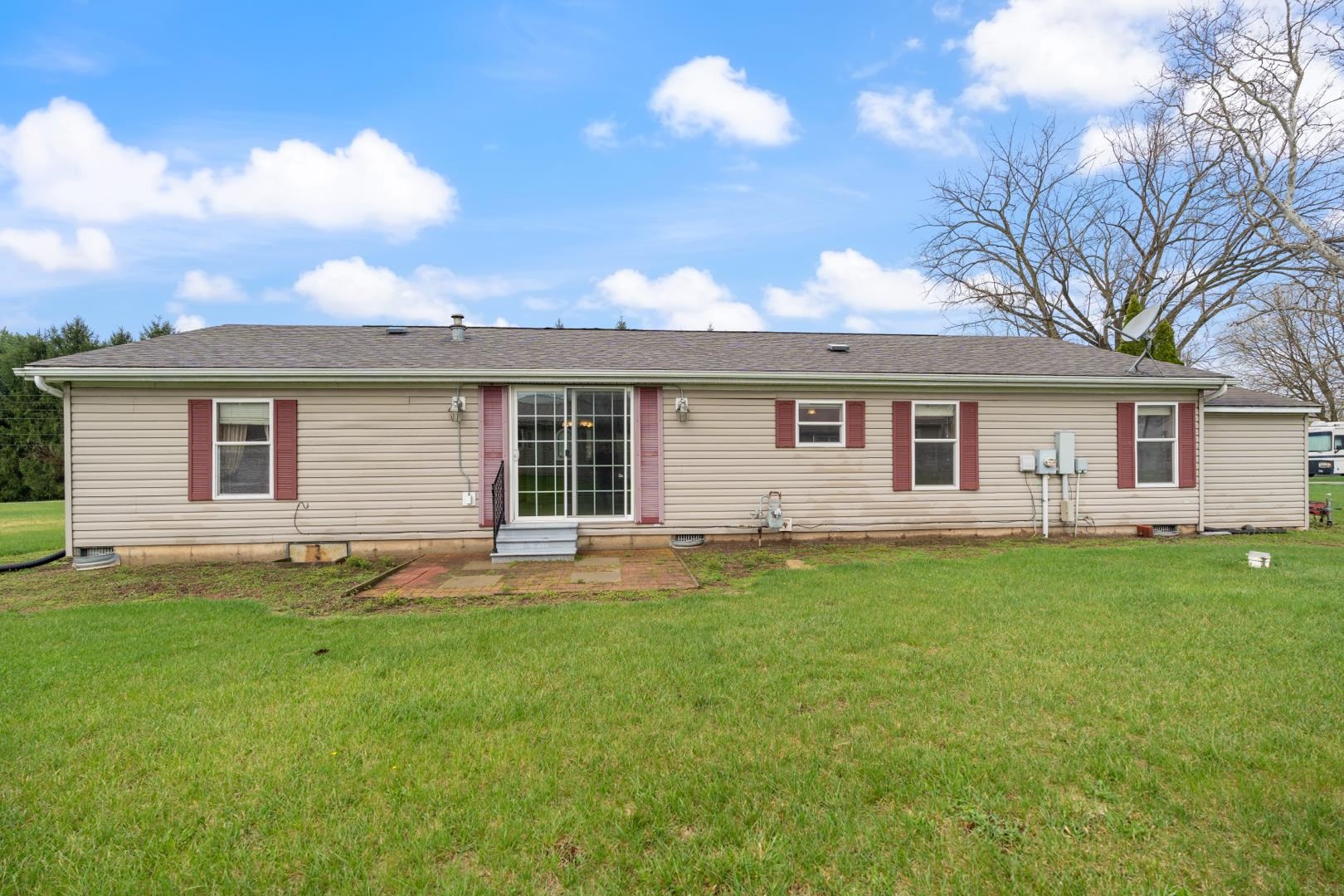 Photo 10 of 511 Midlake Drive