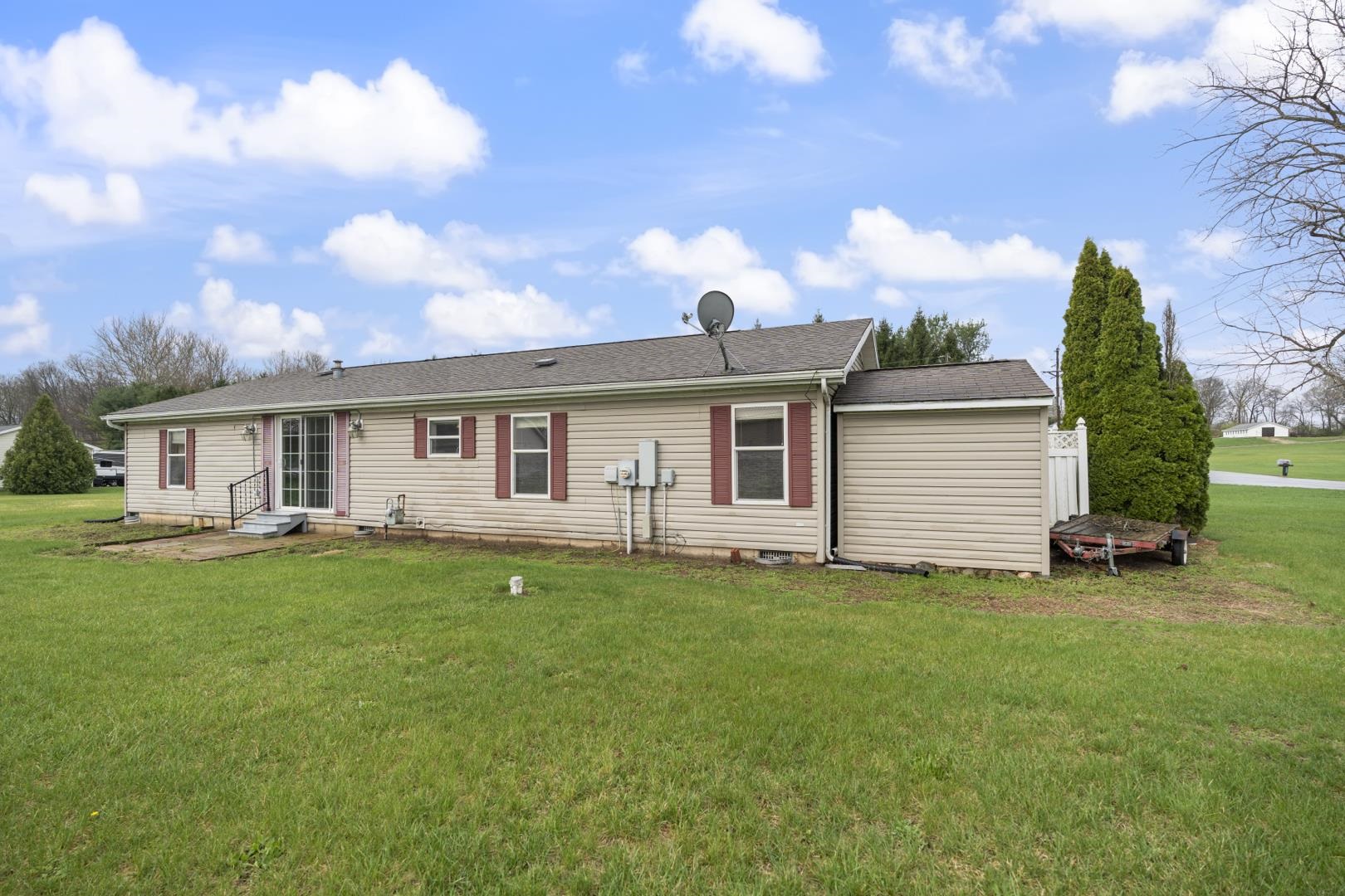 Photo 11 of 511 Midlake Drive