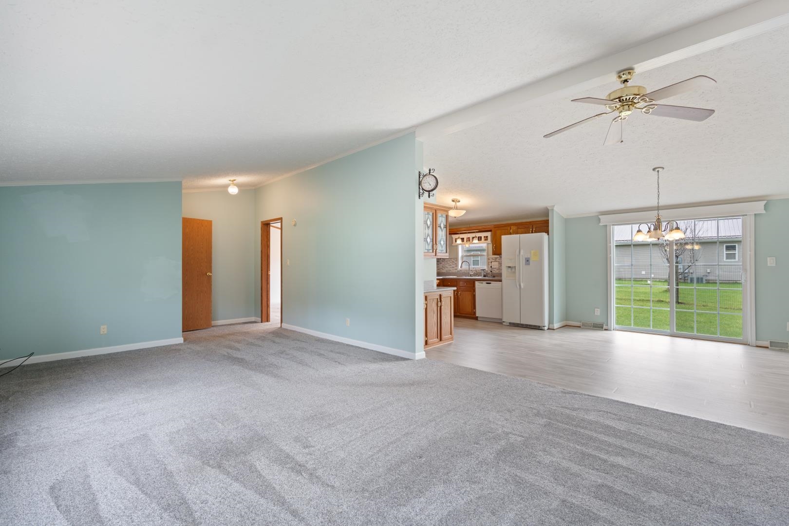 Photo 13 of 511 Midlake Drive