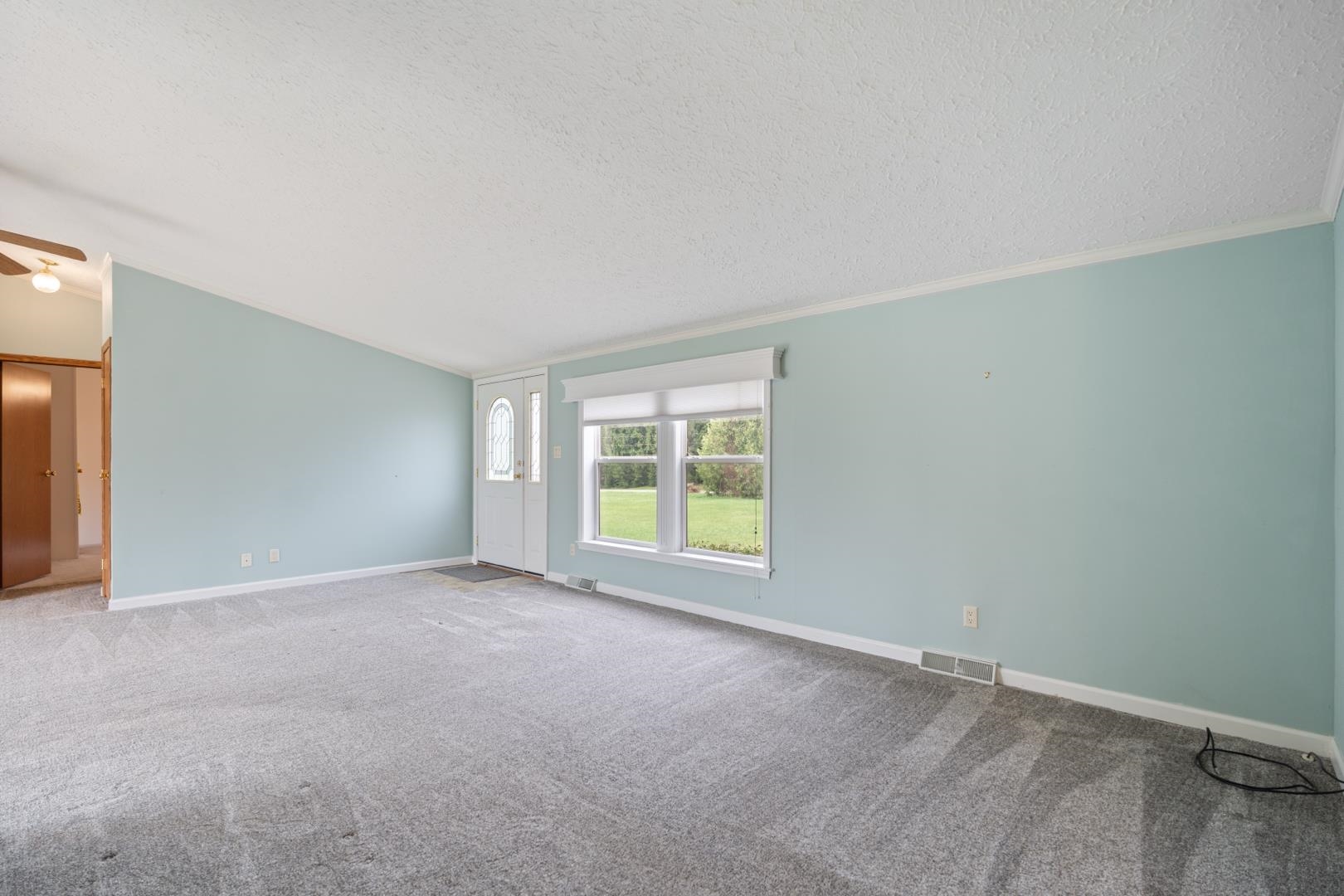 Photo 15 of 511 Midlake Drive